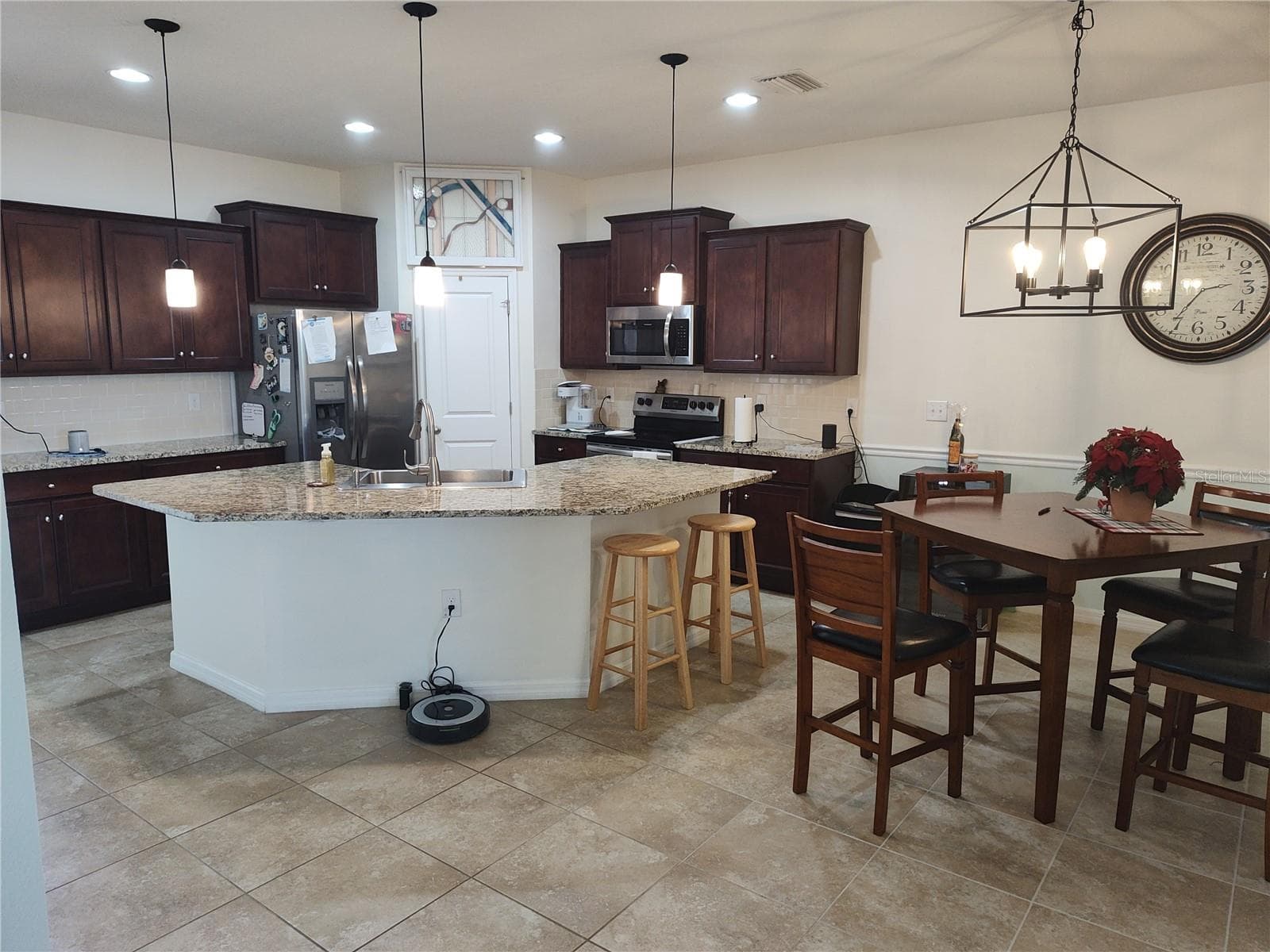 7460 Stonebrook Cir