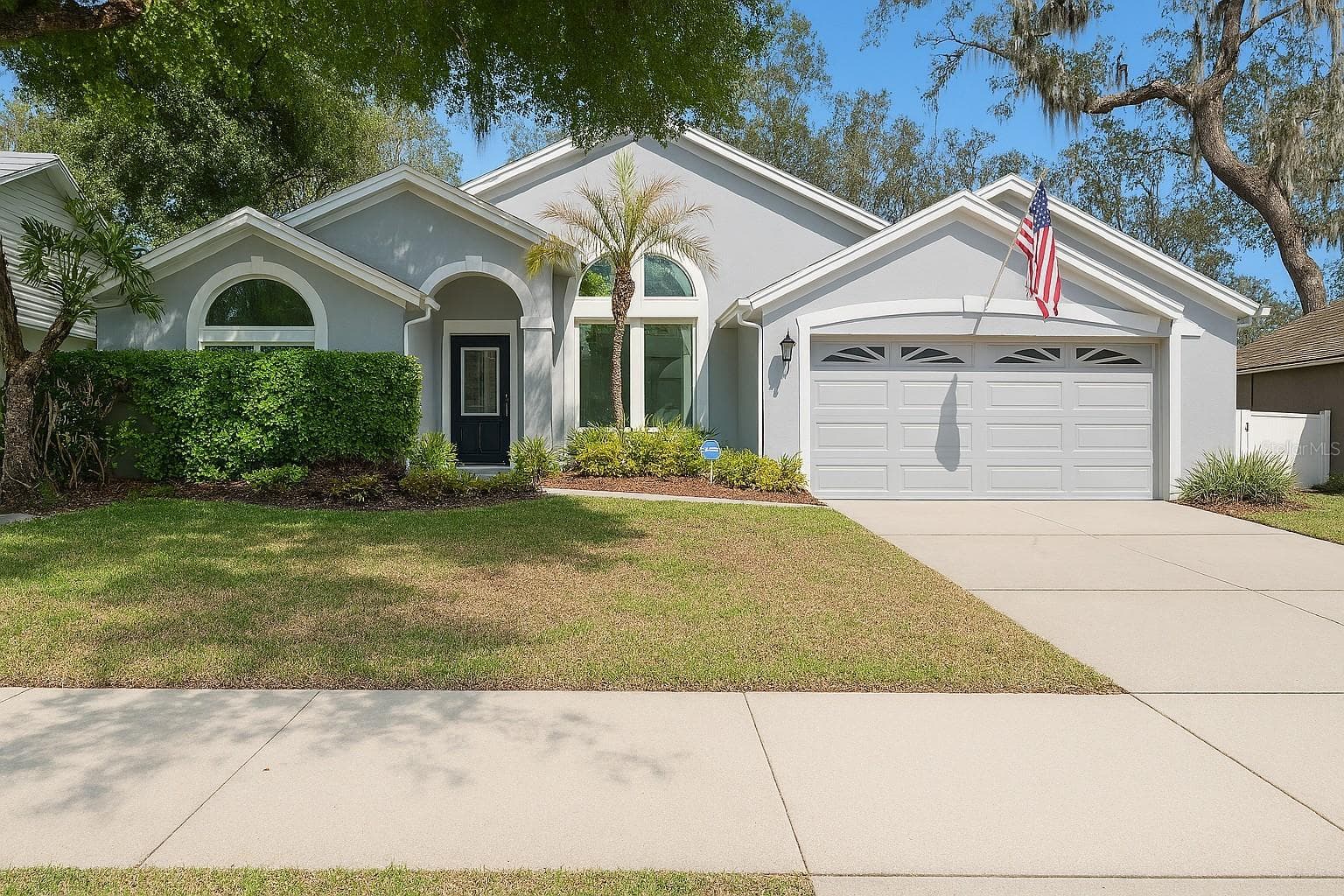 4605 Oak River Cir