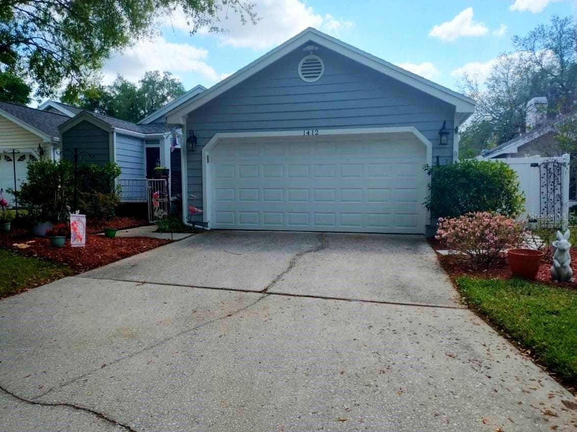 1412 Walden Oaks Pl