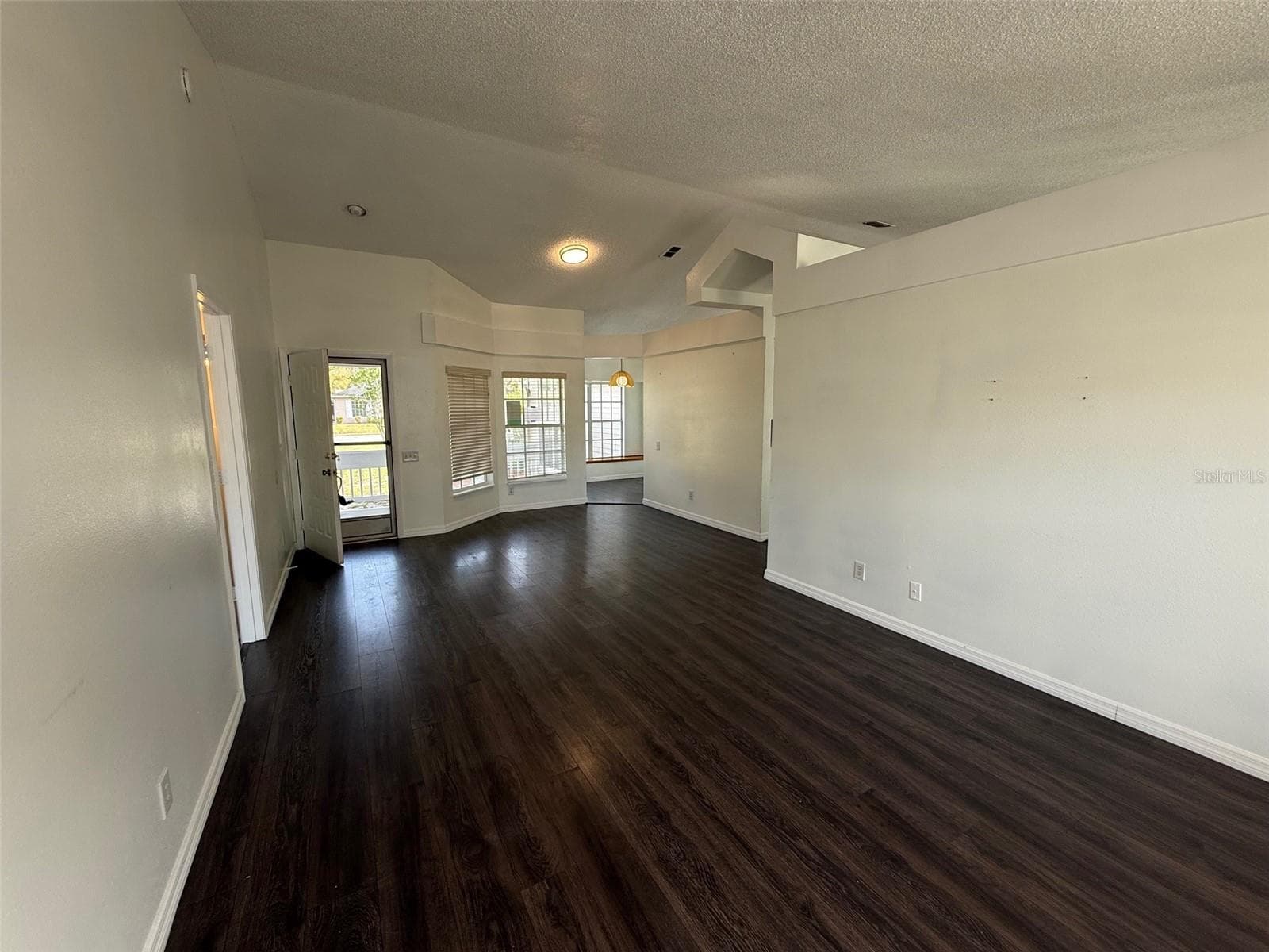 13102 Linden Dr