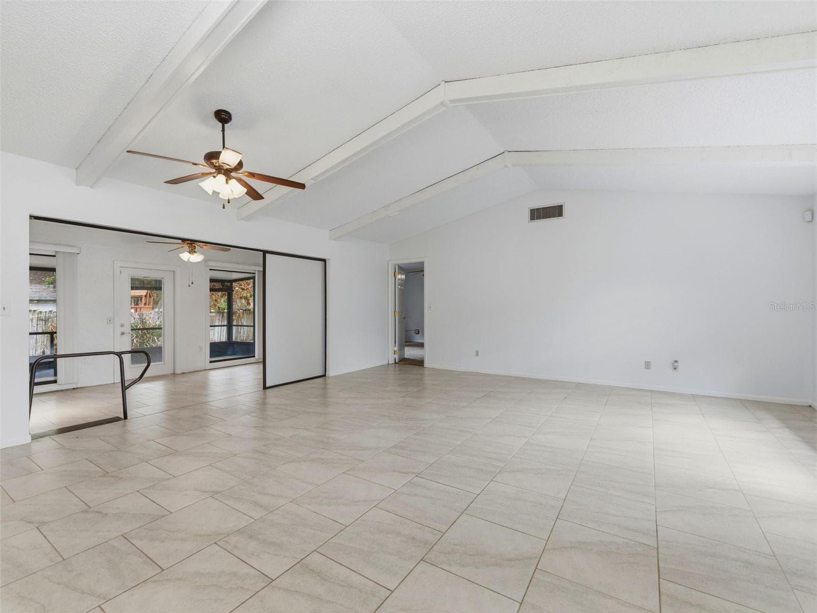 1424 Oakwood Ln
