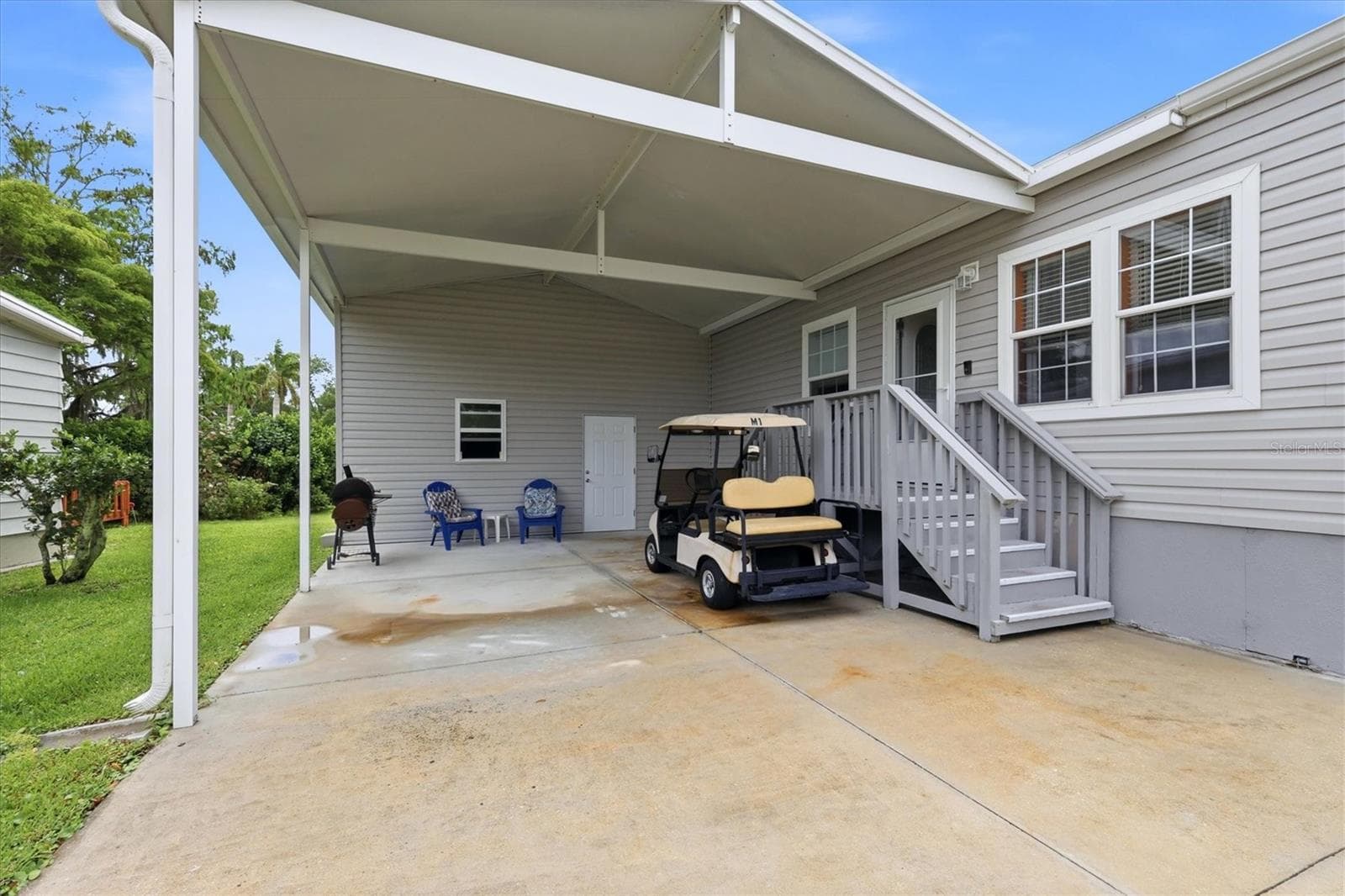 1 Meadow Cir