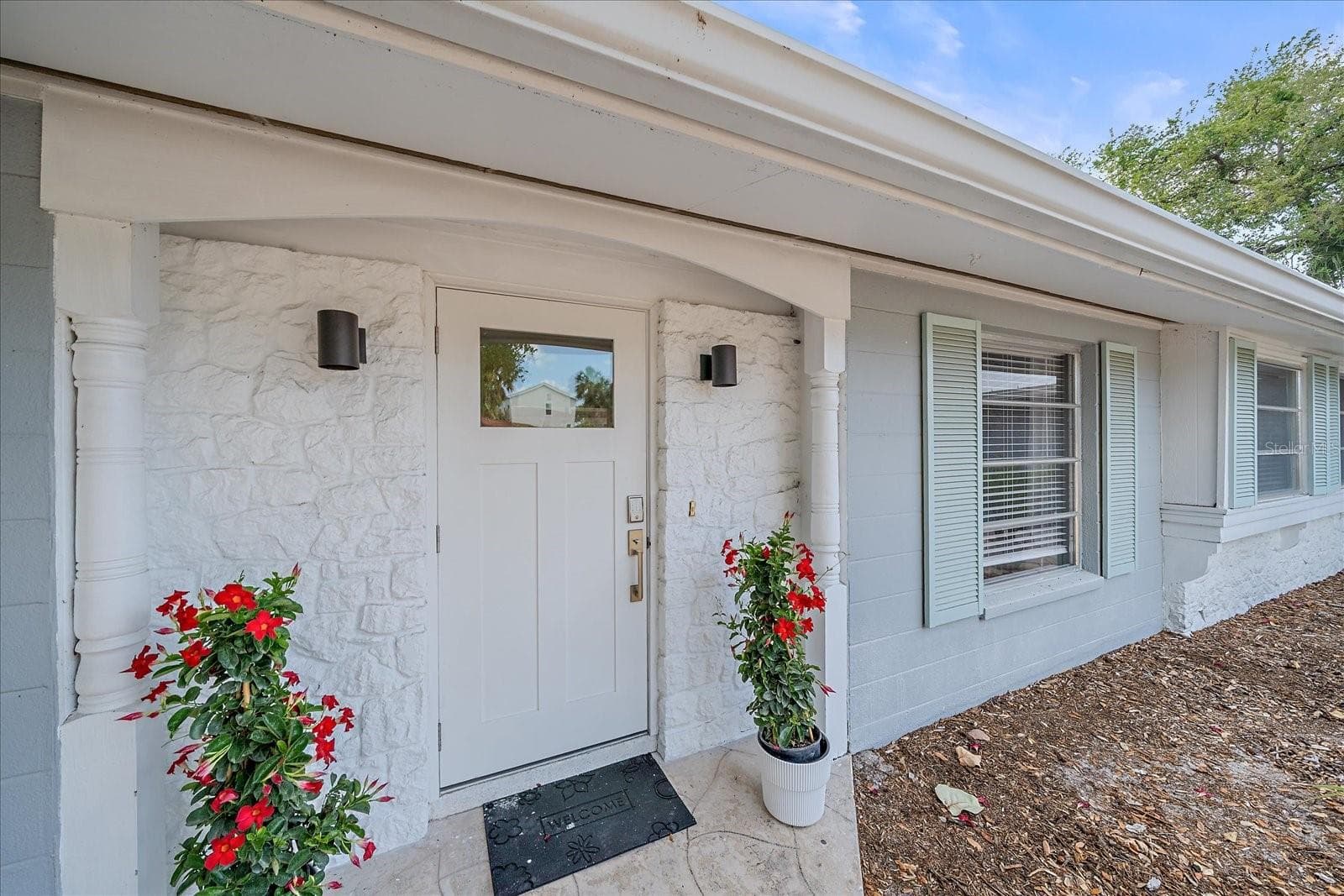 611 Venice Ln
