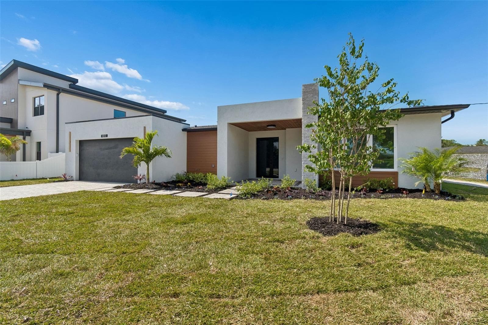 1810 W Erna Dr