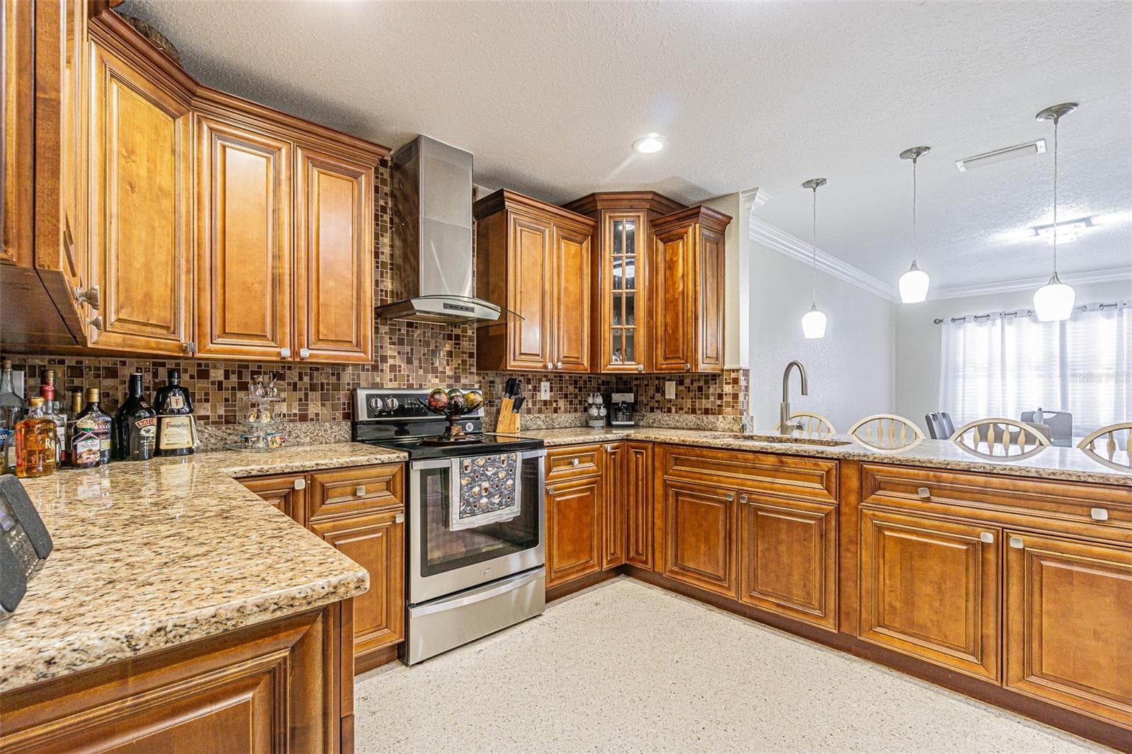 3112 W Henry Ave