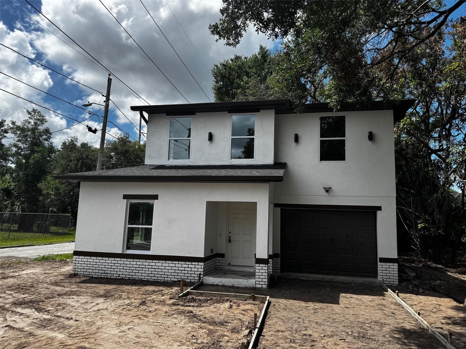 2405 E 23rd Ave