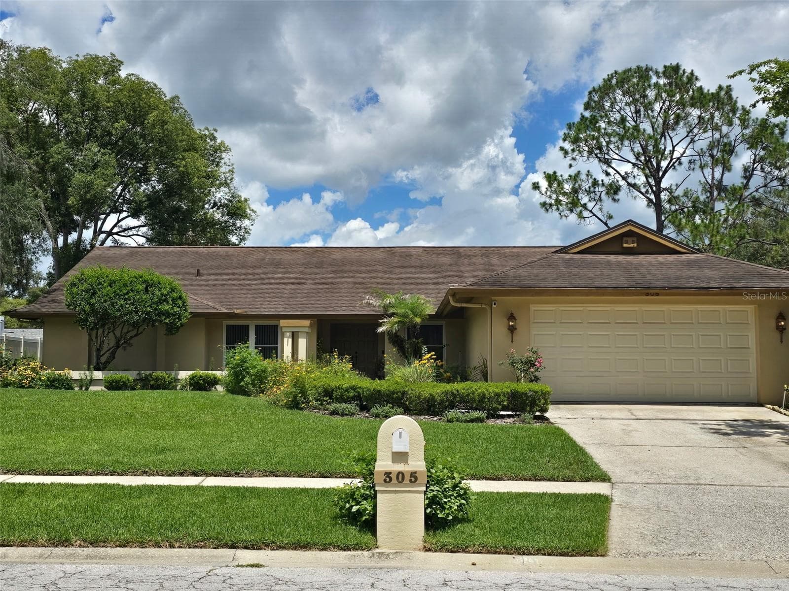 305 Running Horse Rd