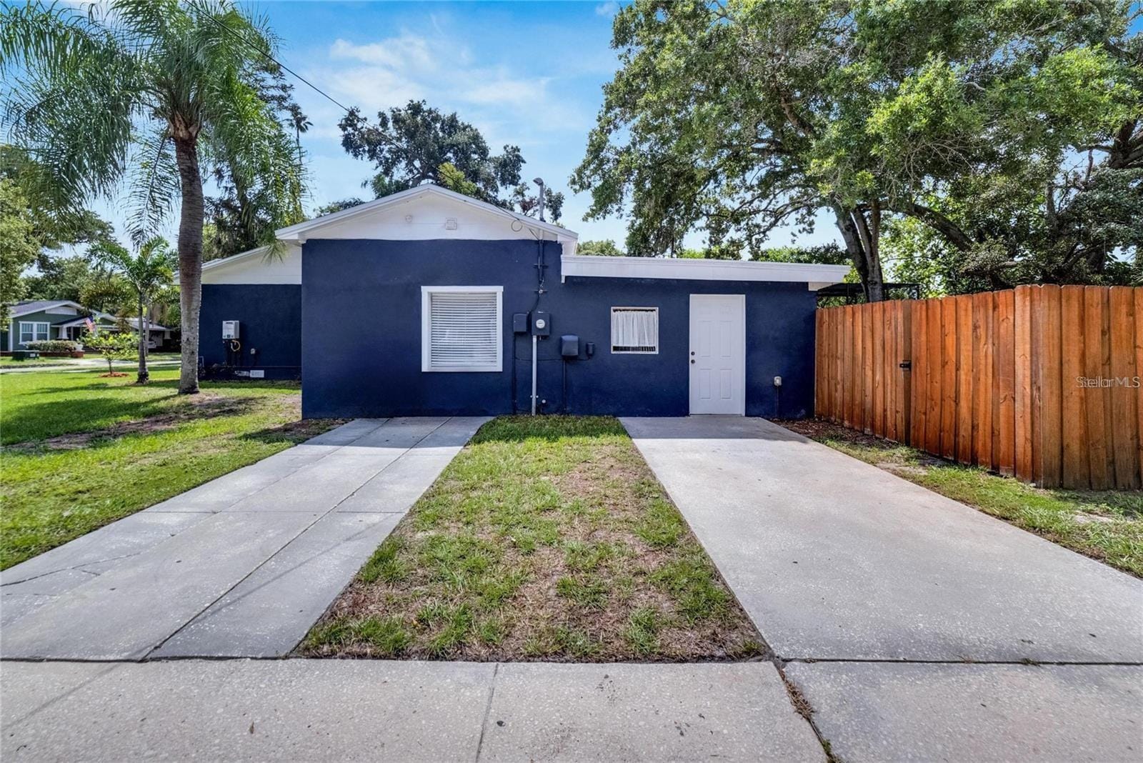 6110 N Suwanee Ave photo 4