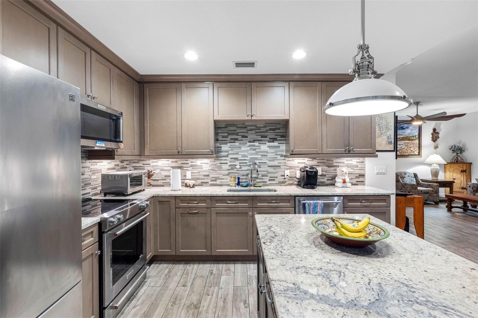 763 Date Palm Ln photo 4
