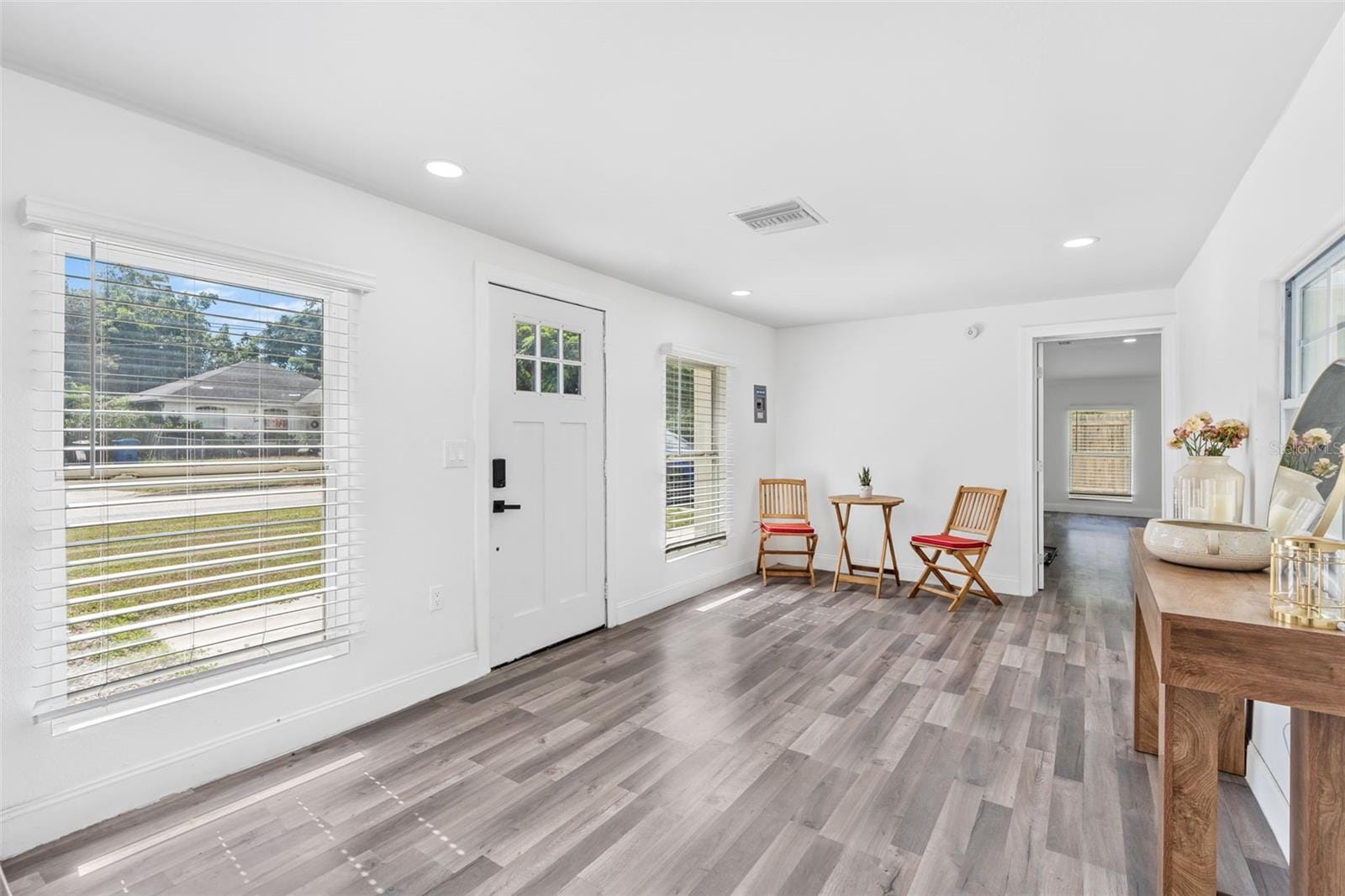 2201 50th Ave N photo 4