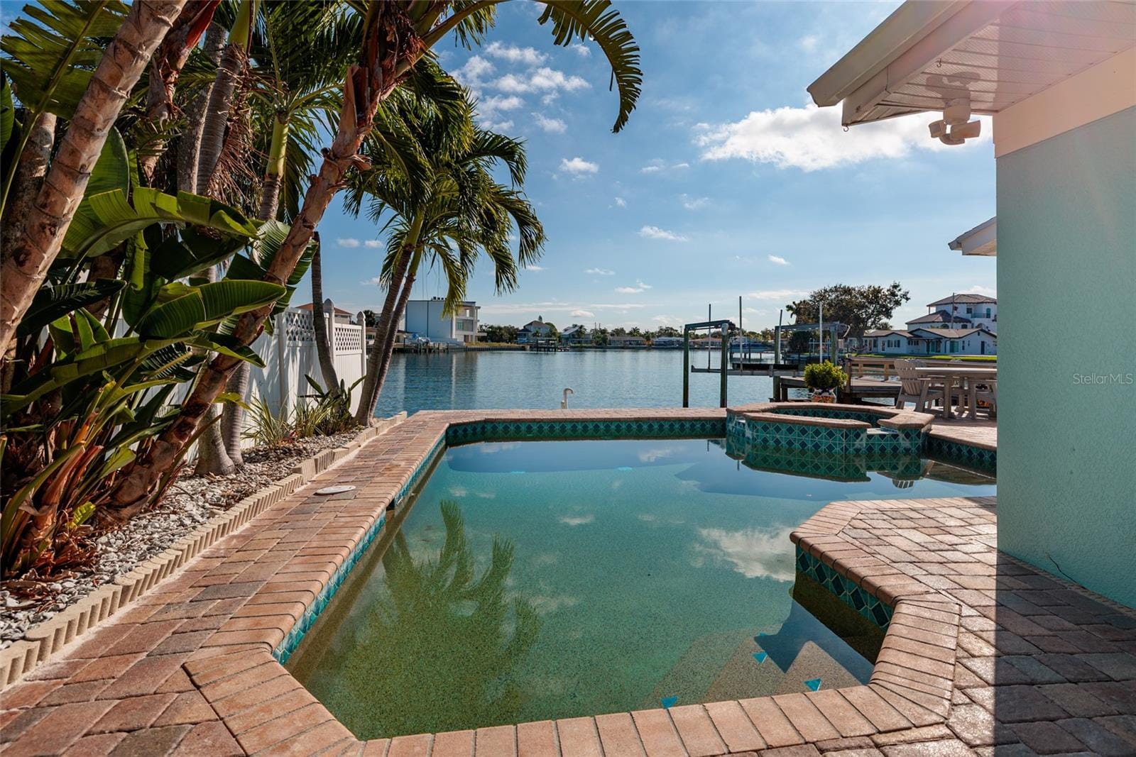1440 Sea Gull Dr S photo 4