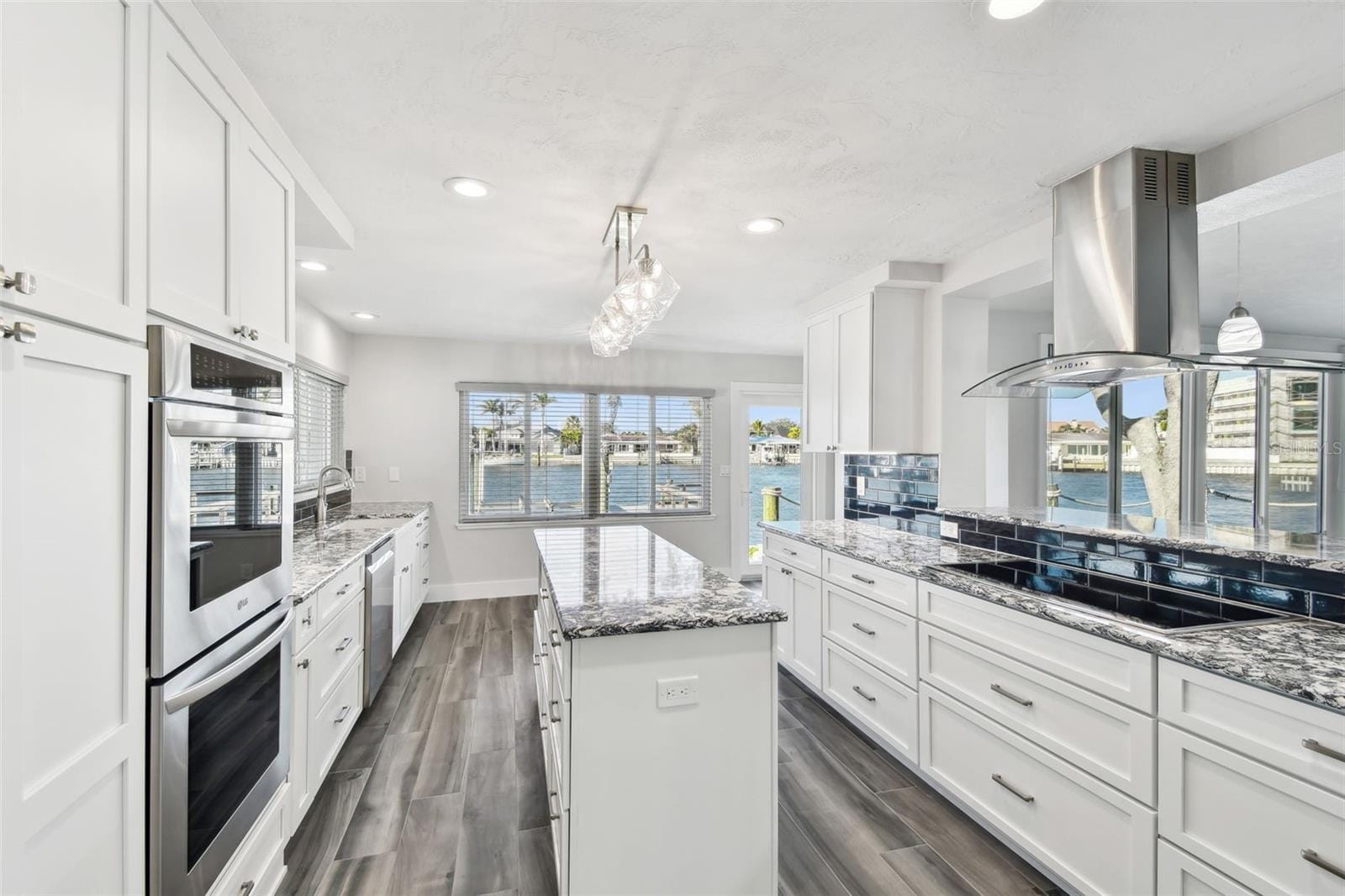 1514 Sea Gull Dr S photo 3