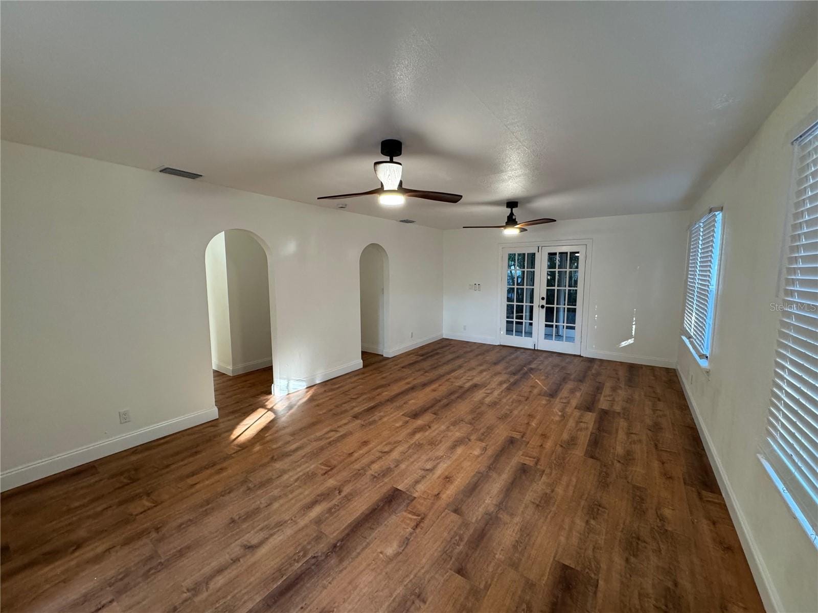 1119 Newton Ave S photo 3