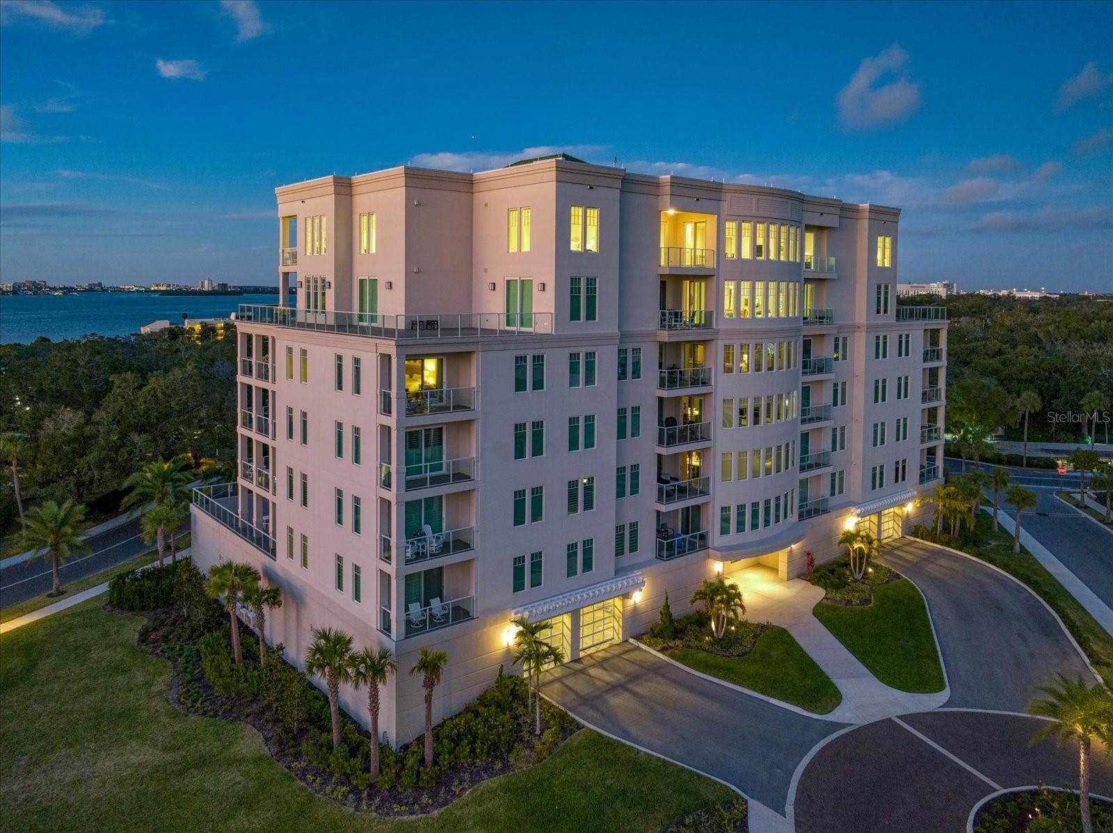 8 Palm Ter #605 photo 3