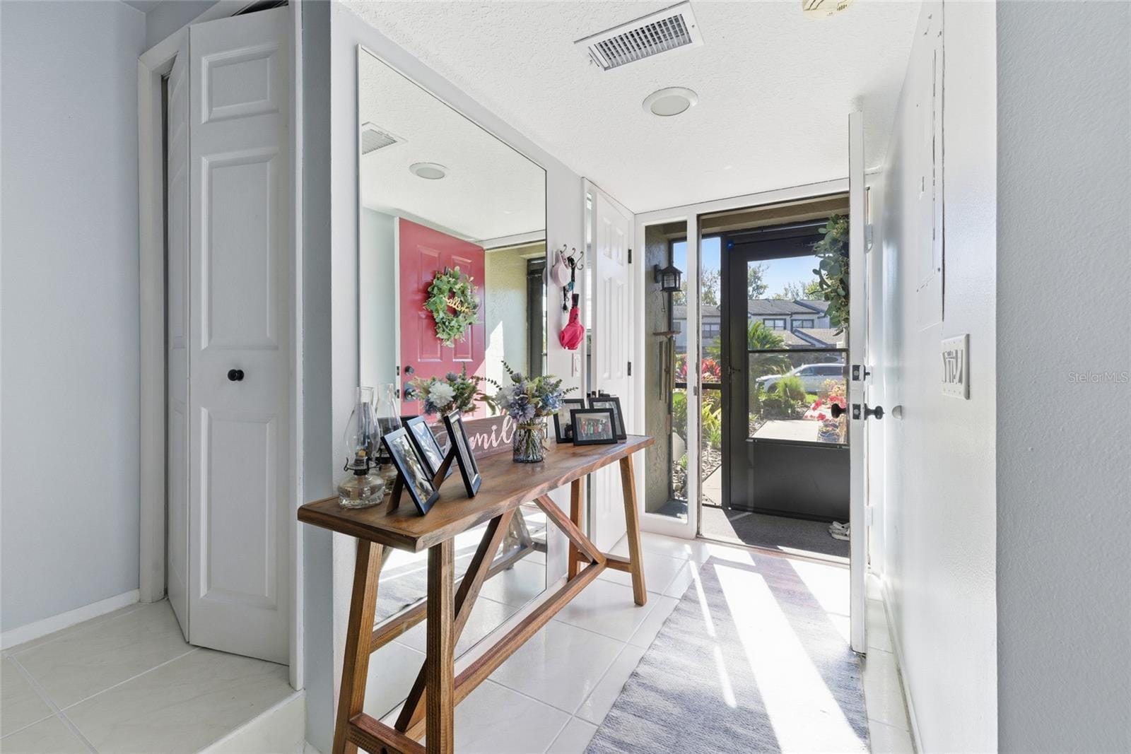 405 Woods Landing Trl photo 4