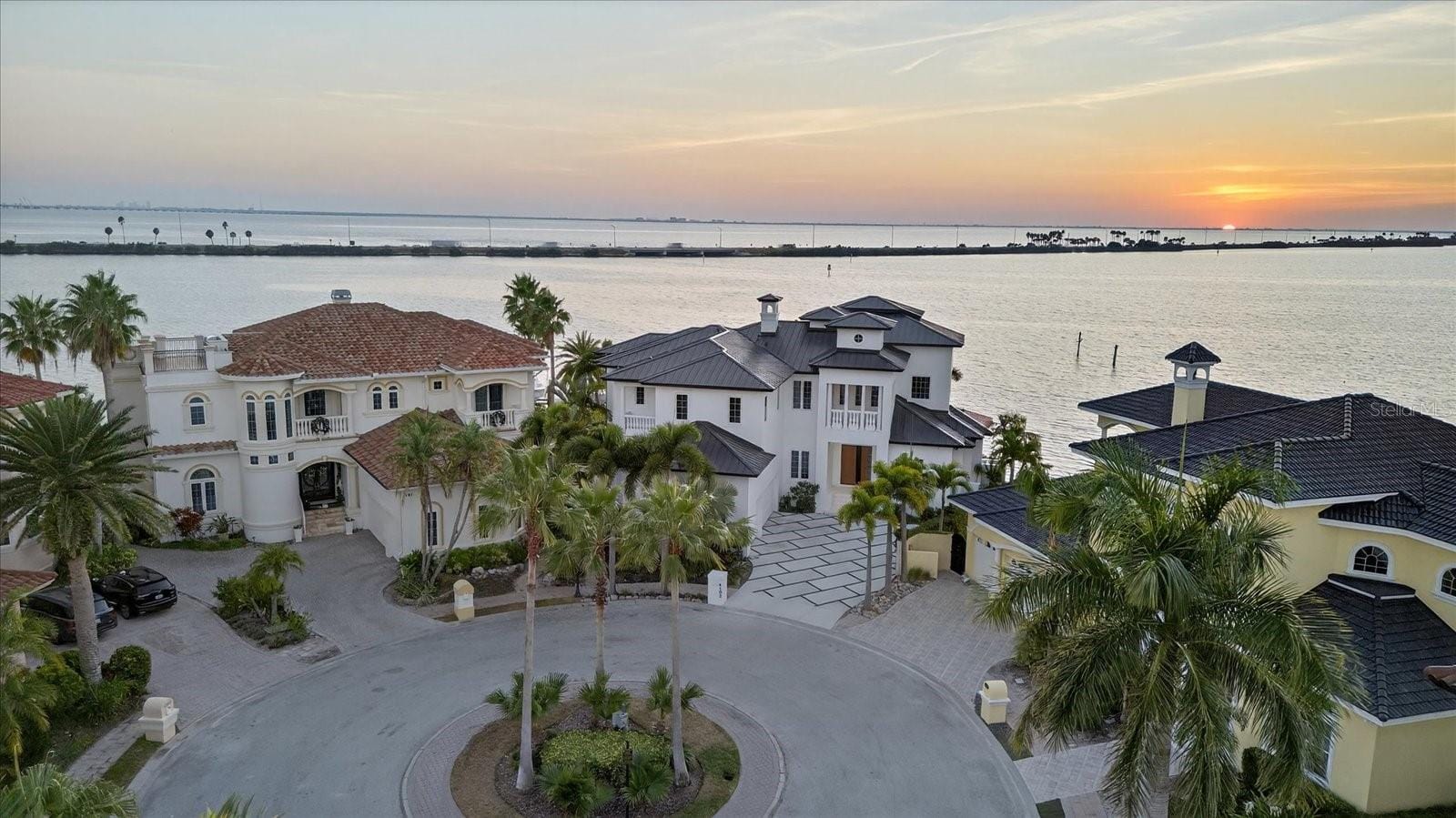 4102 Causeway Vista Dr photo 2