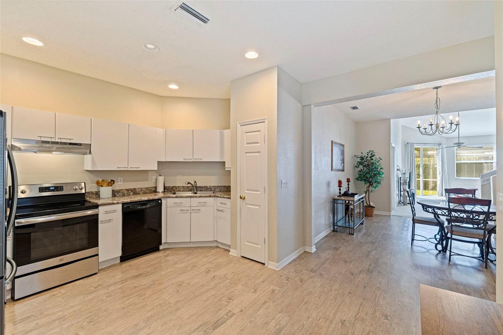 1050 Starkey Rd #602 photo 5