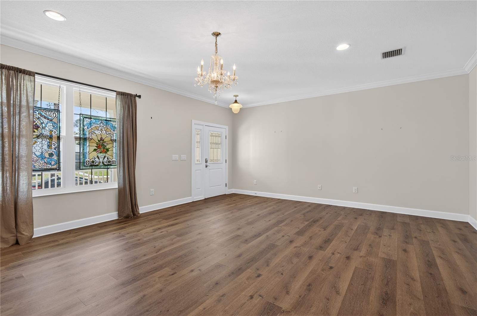 205 49th Ave N photo 5