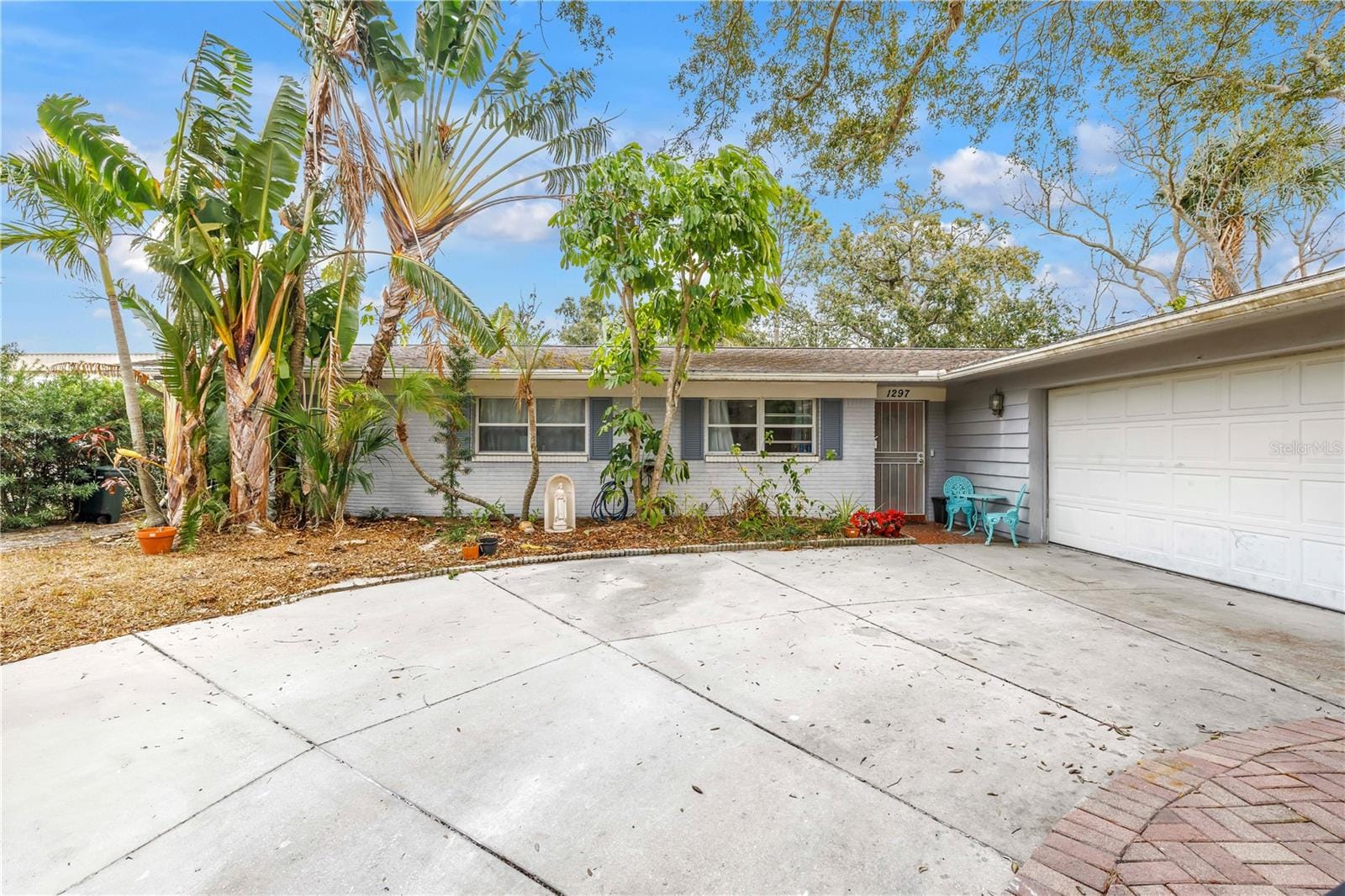 1297 Eden Isle Blvd NE photo 2