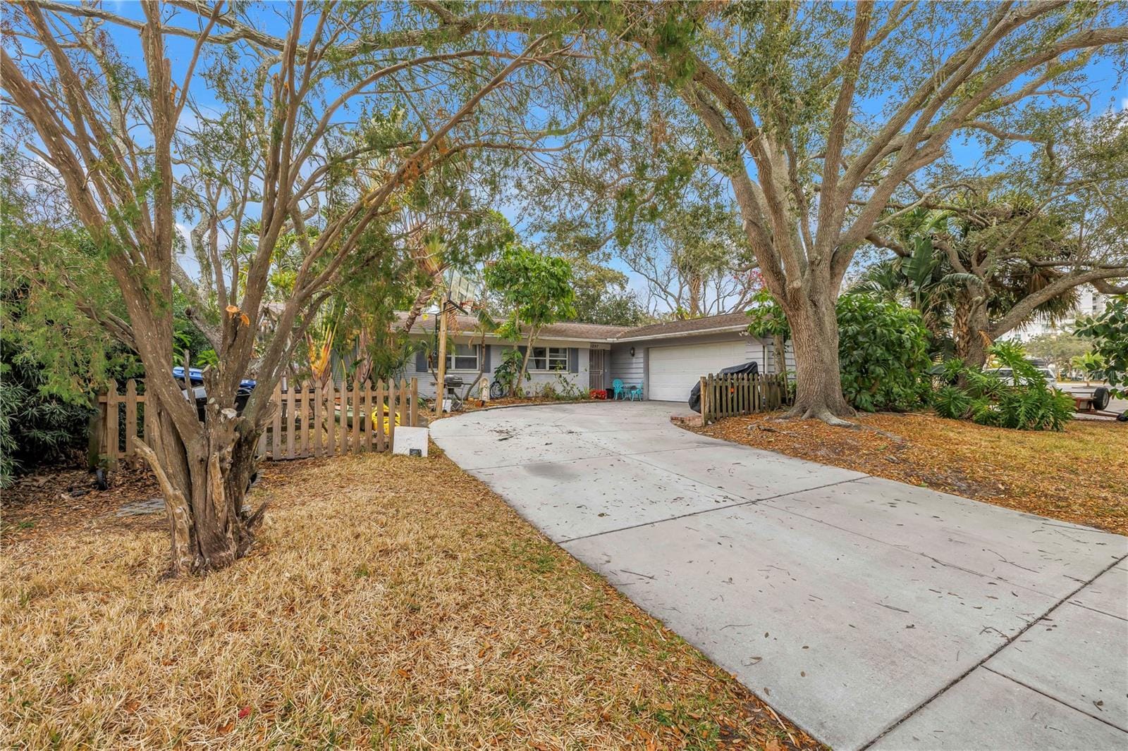 1297 Eden Isle Blvd NE photo 4