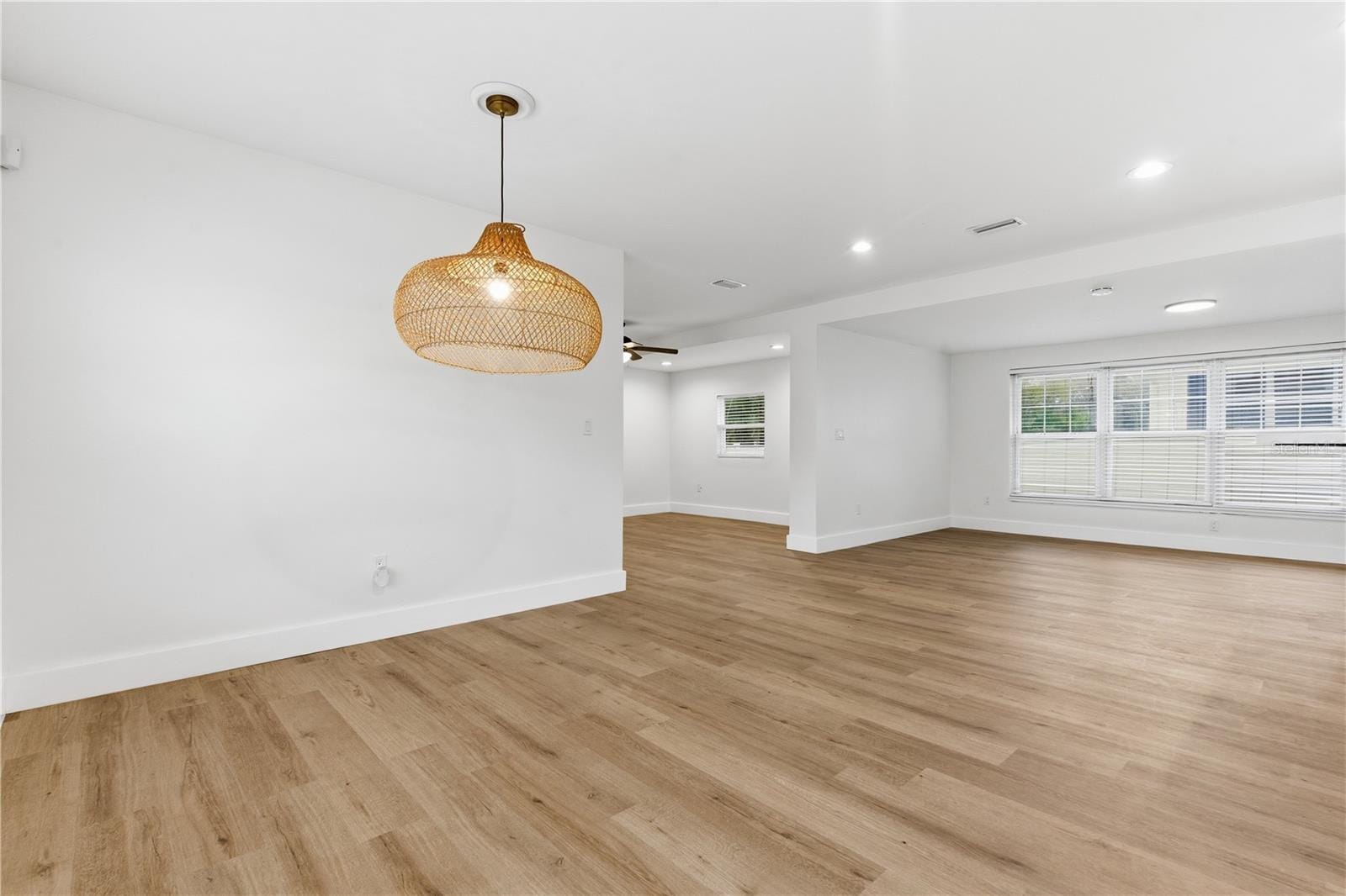 327 Sunny Ln photo 5