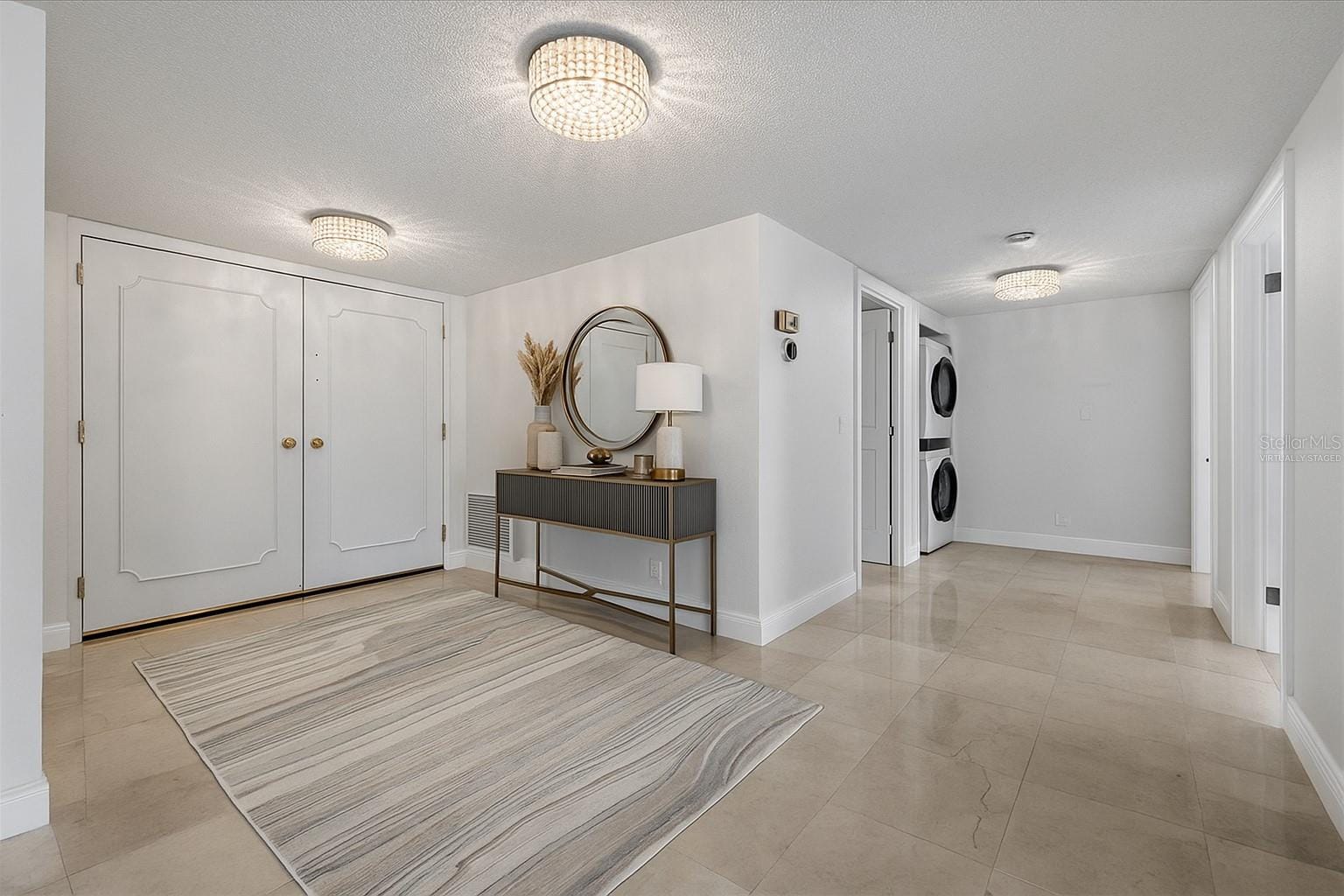 100 Oakmont Ln #101 photo 3