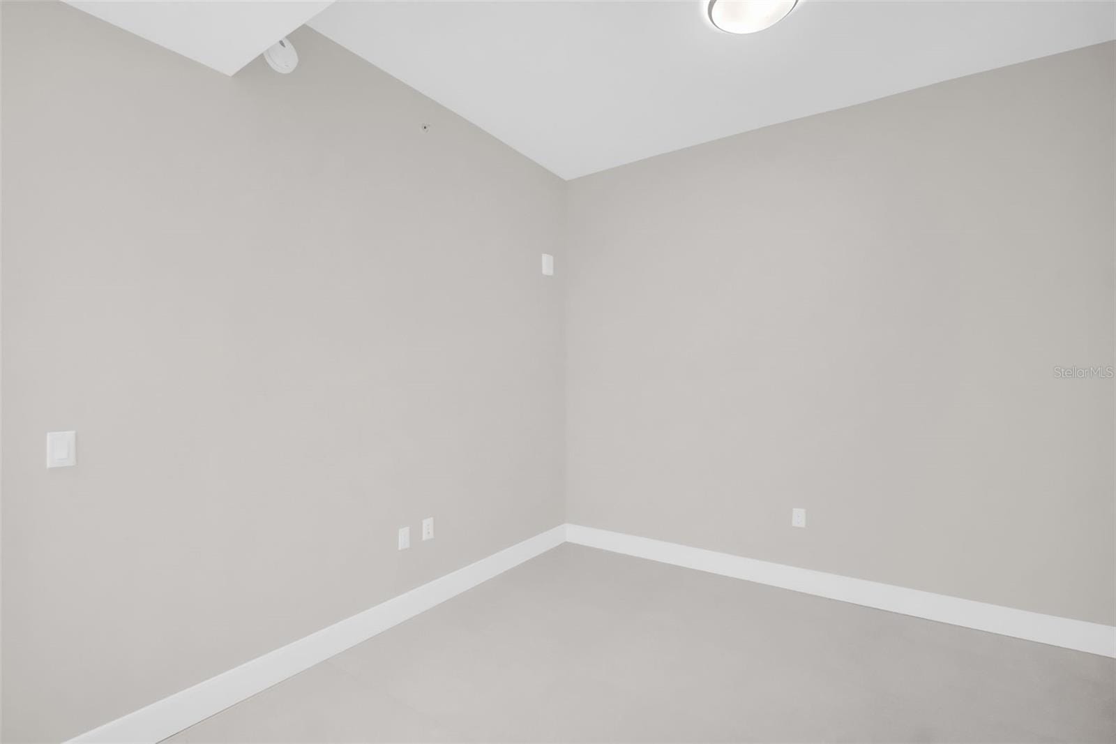 275 1st Ave S #3703 photo 4
