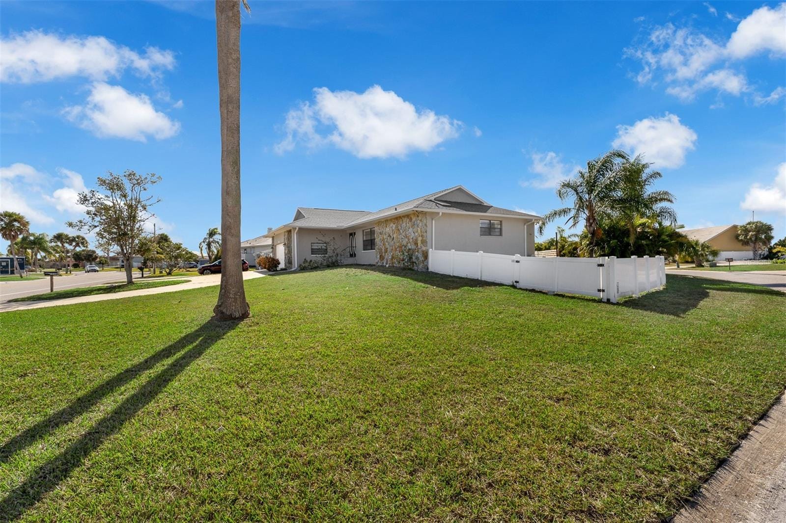 3848 Topsail Trl photo 3