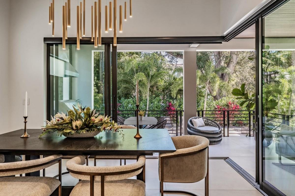 212 S Renellie Dr photo 4