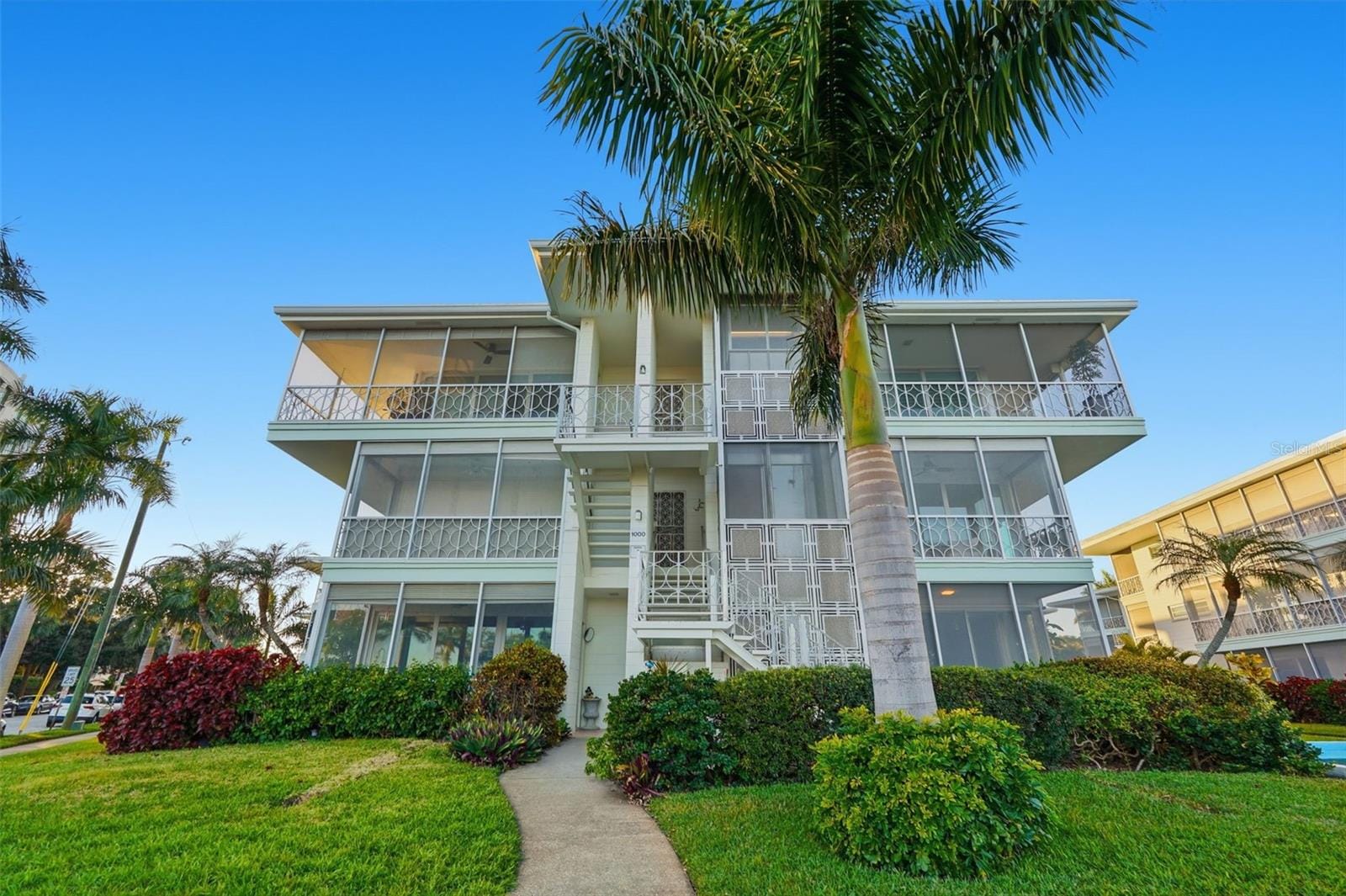 1000 N Shore Dr NE #2 photo 2