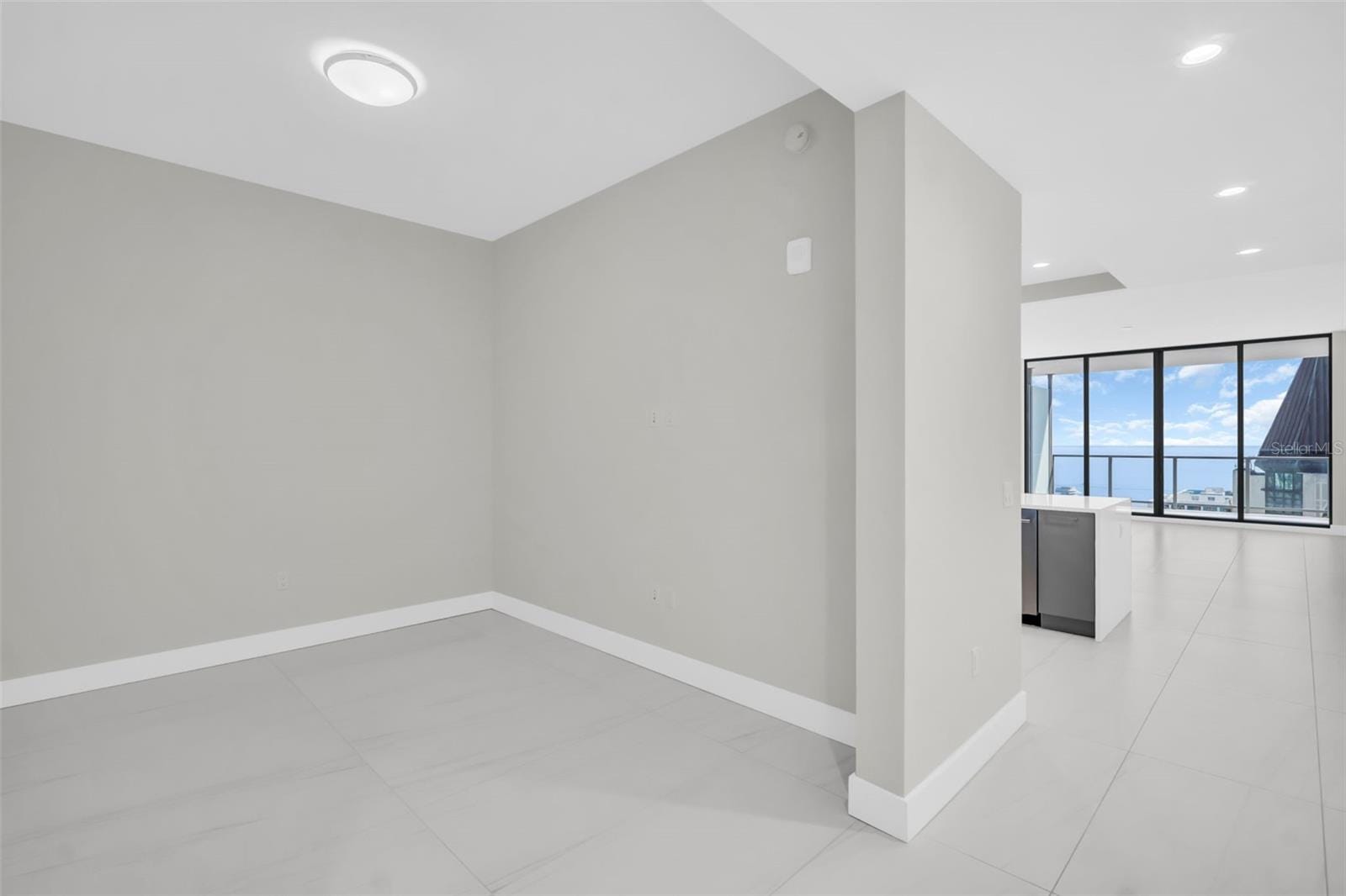 275 1st Ave S #3304 photo 3