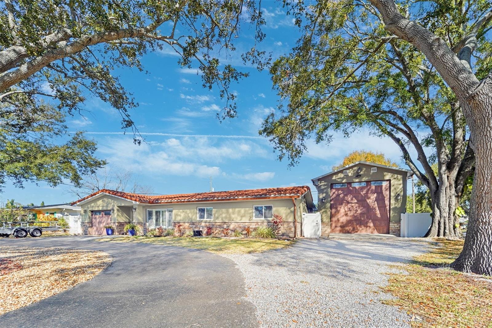 3595 Floral Dr photo 4
