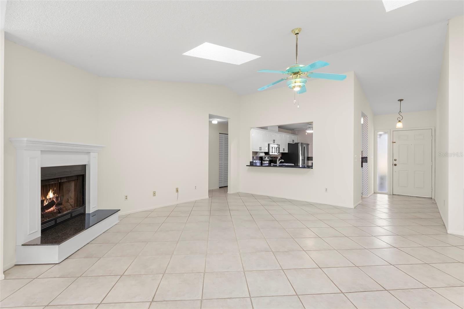523 Padua Cir NE photo 5