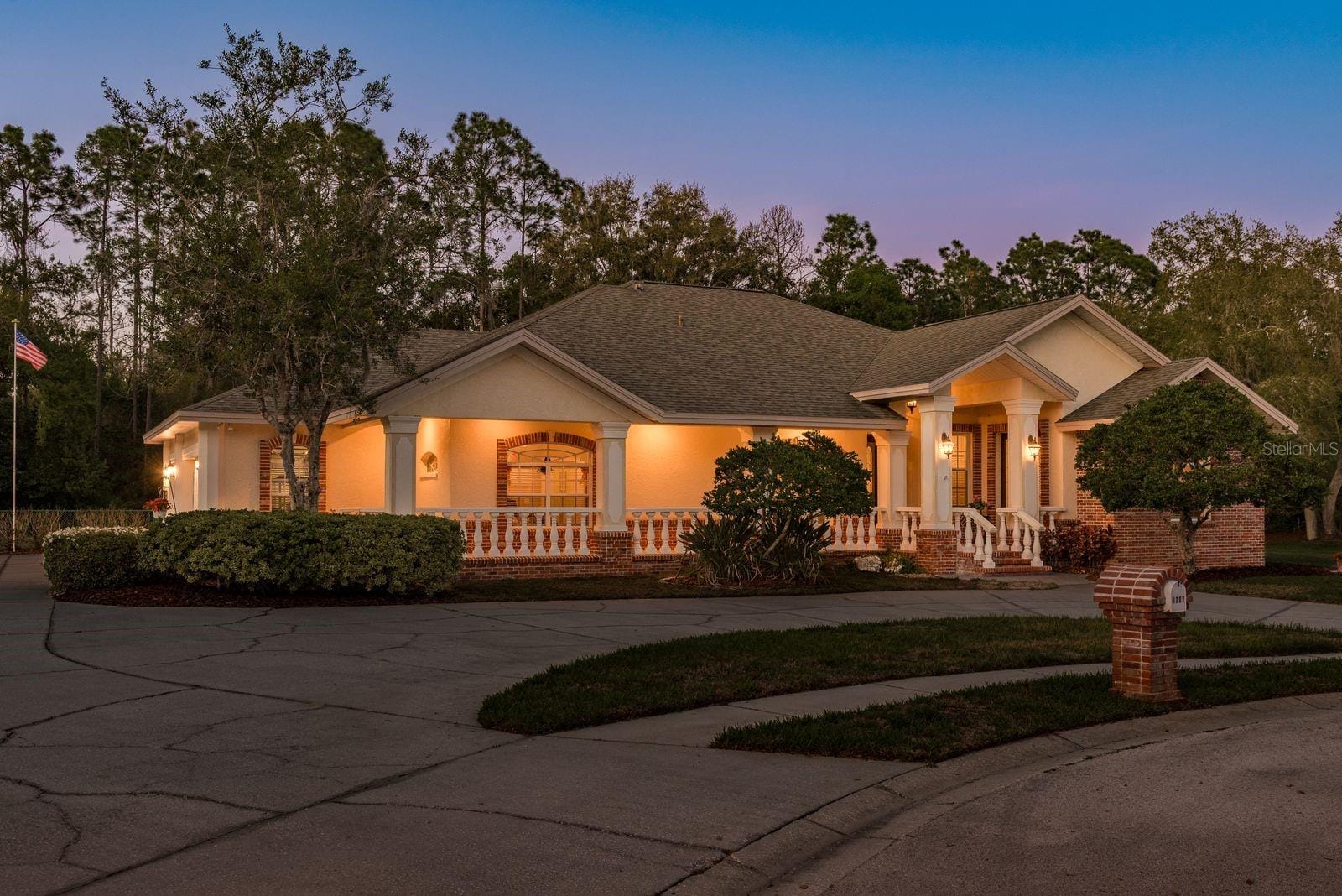 6207 Claire DE Lune CT photo 5