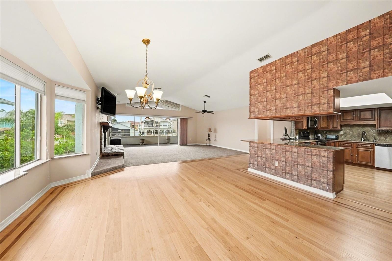 6225 Bayside Dr photo 3