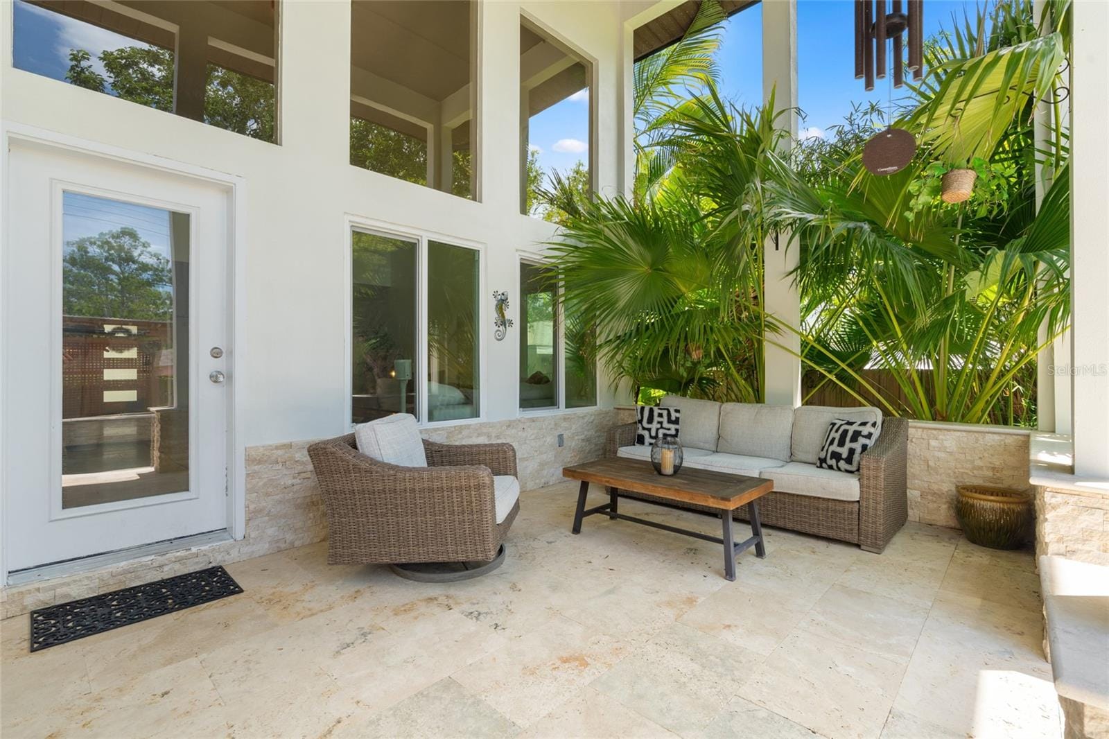 Photo 44