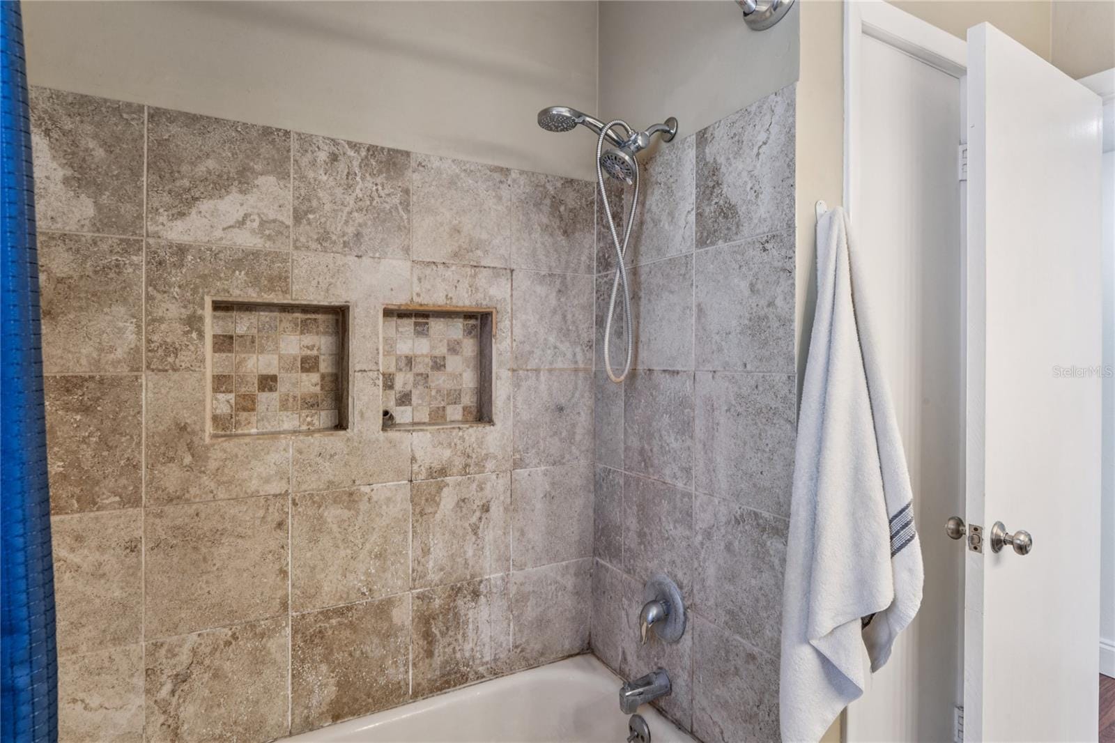 Photo 37