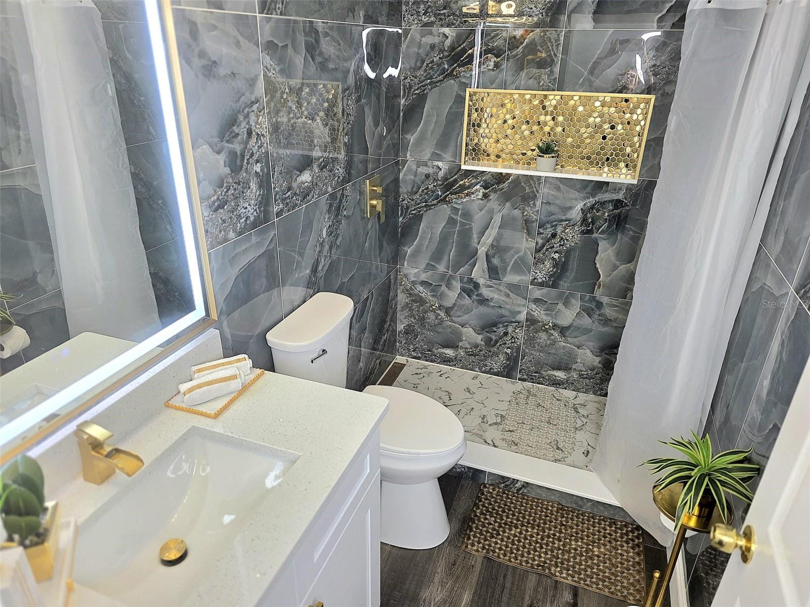 Photo 16