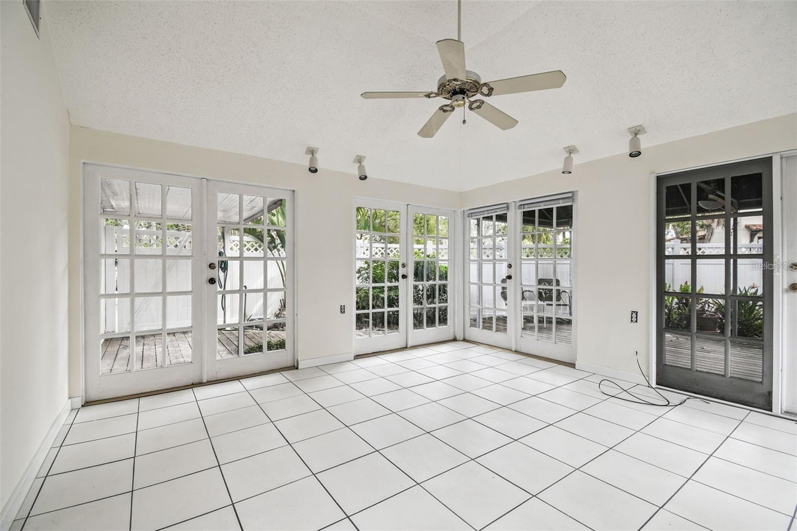 Photo 57