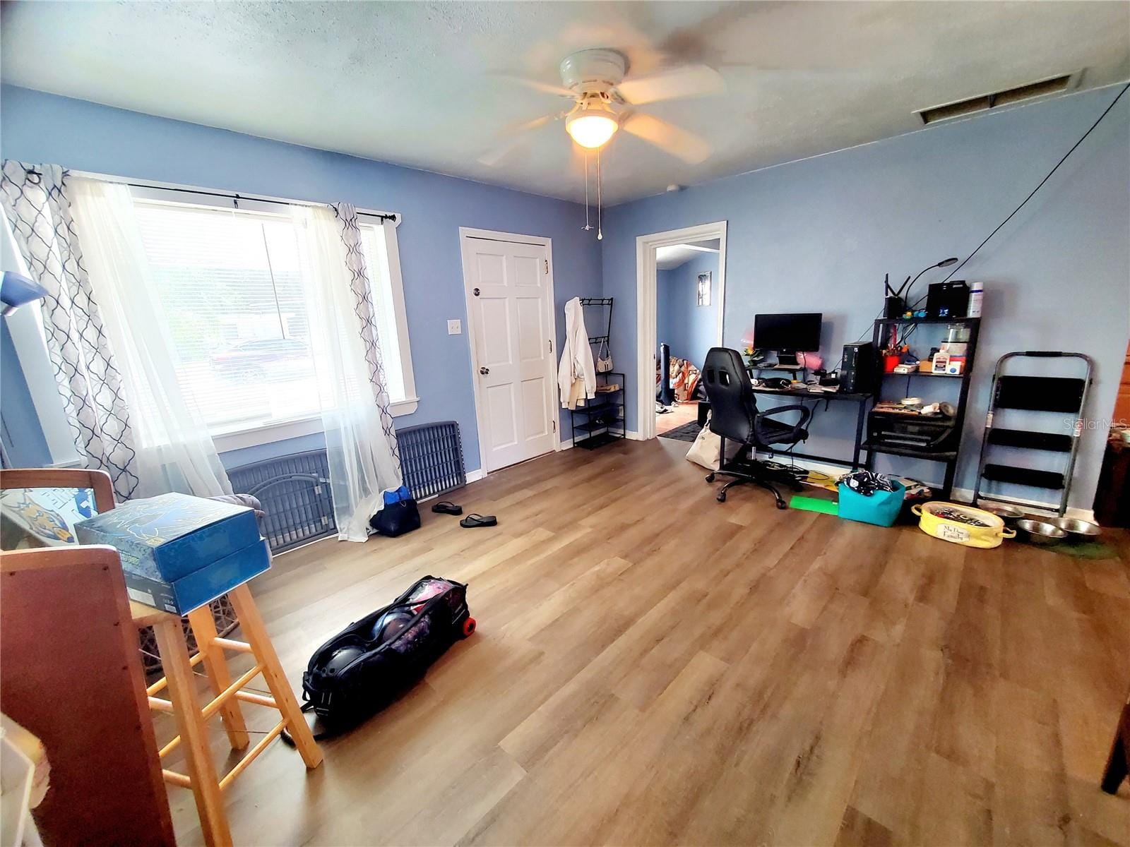 Photo 6