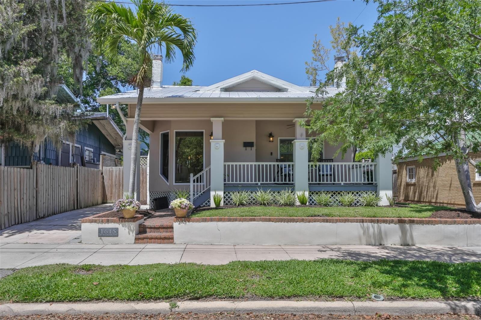 1615 W Watrous Ave photo 4