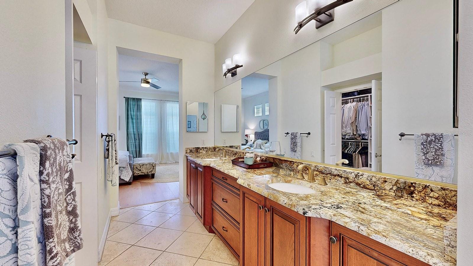 Photo 33