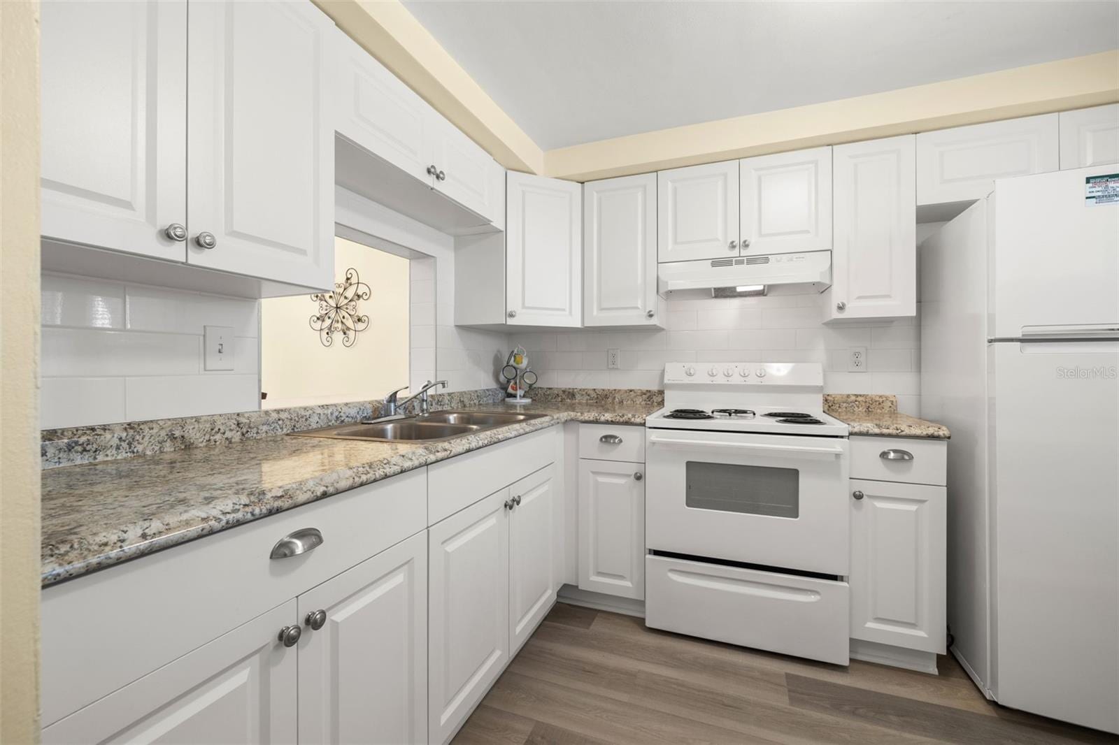 4239 Tamargo Dr photo 5