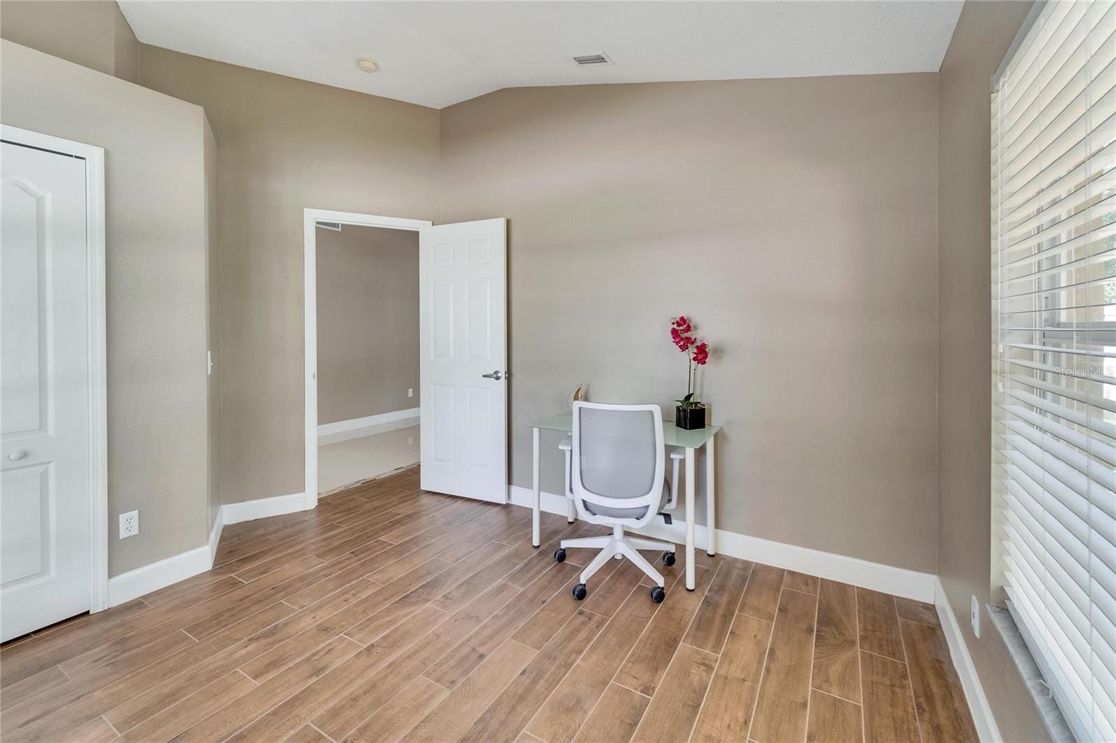 12739 Standbridge Dr photo 5