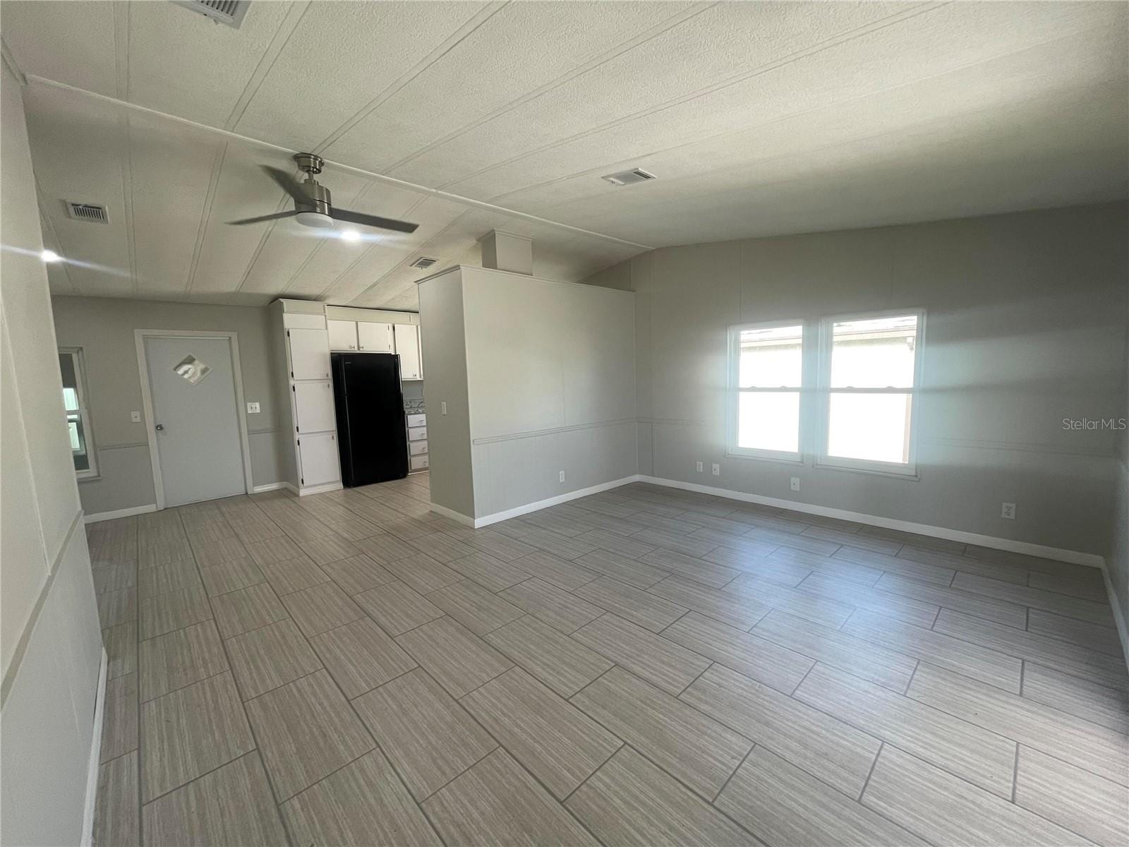 3145 Hidden Lake Dr photo 5