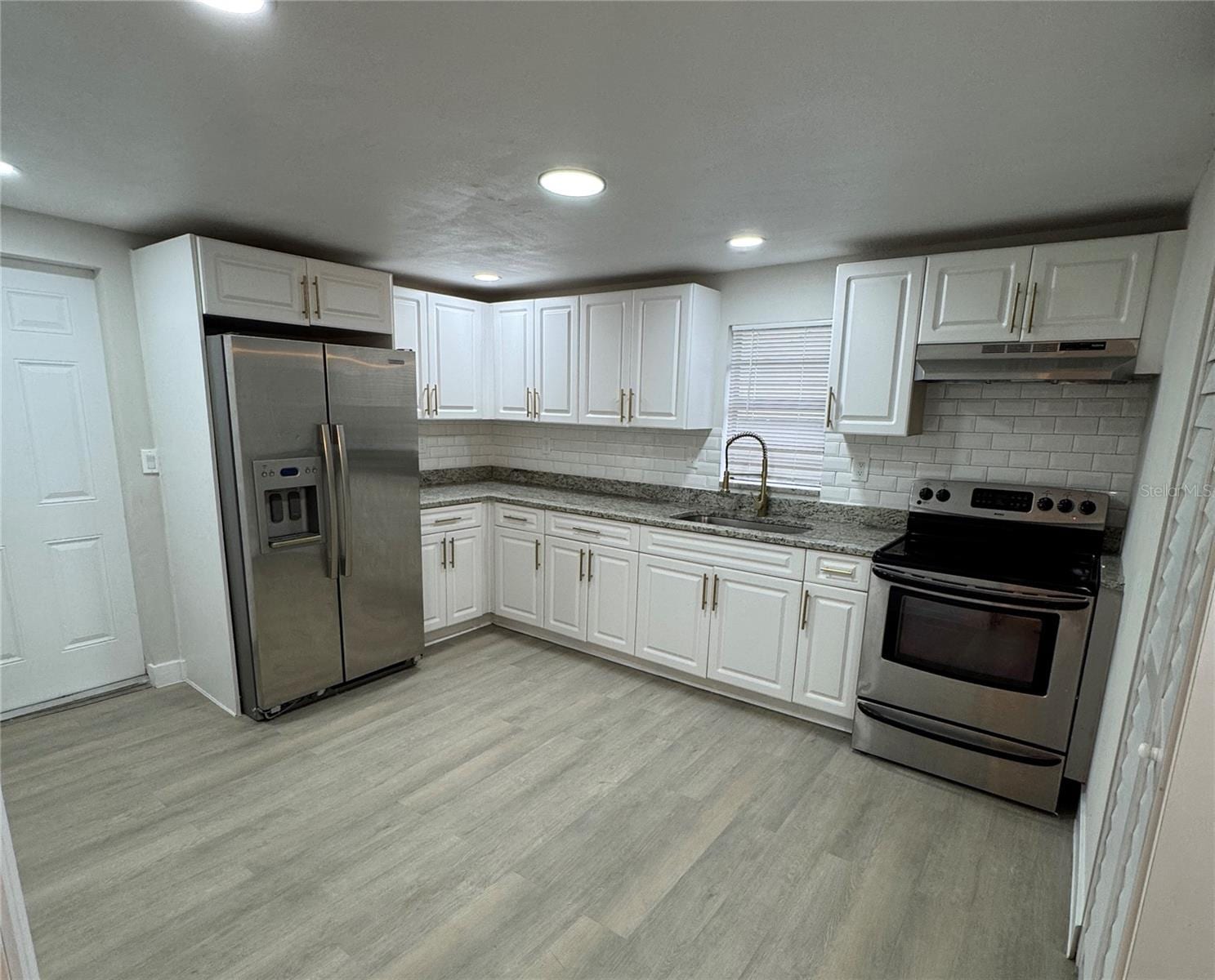 8014 N Alaska St photo 3