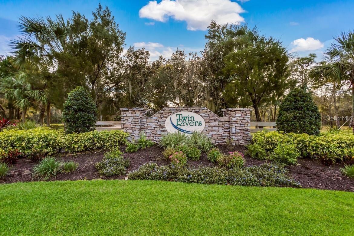 3310 Twin Rivers Trl photo 2