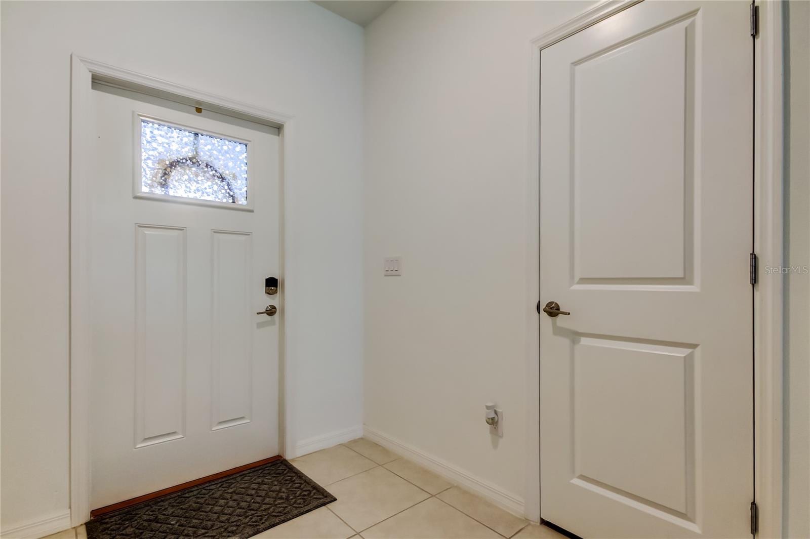 8294 Corner Pine Way photo 4