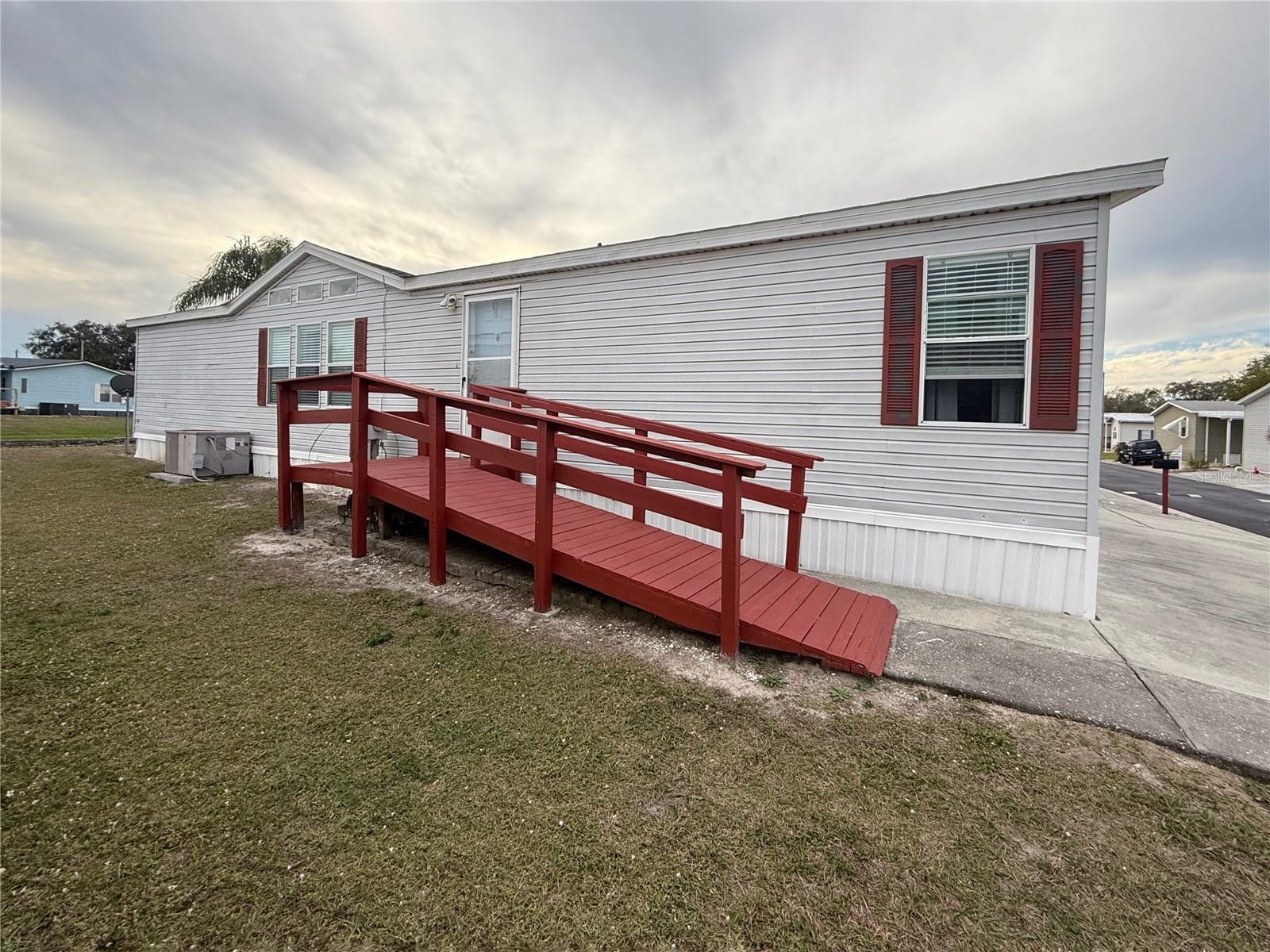 222 N Saint George Cir photo 3