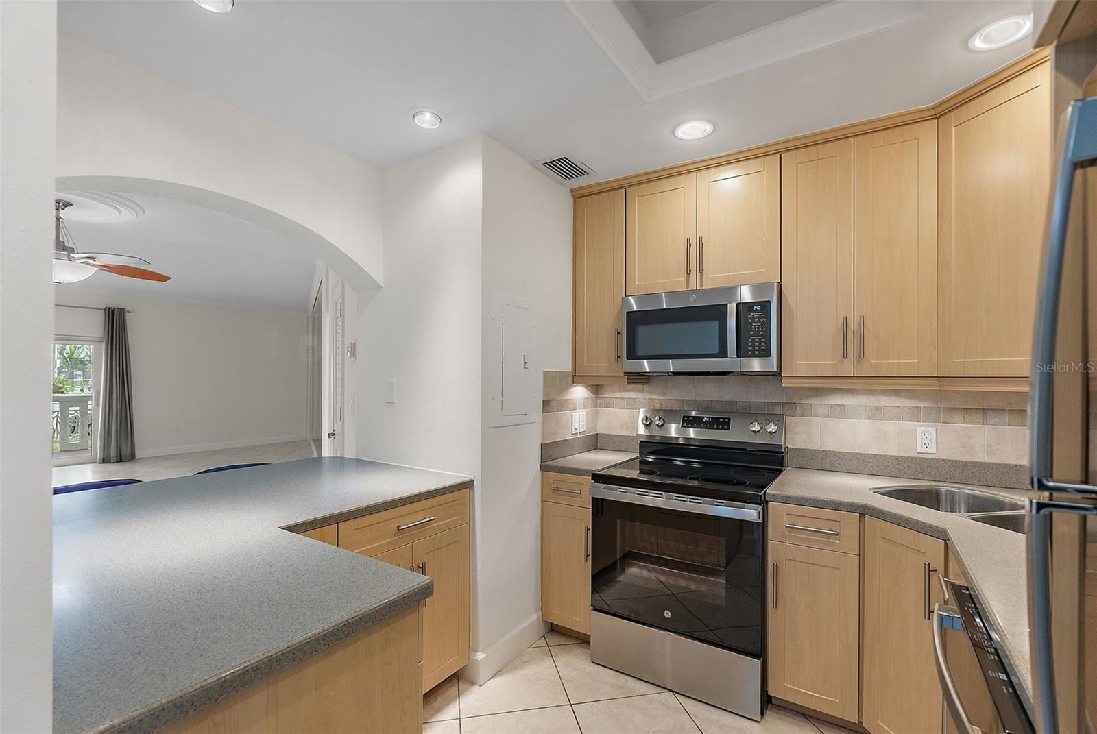 1200 N Shore Dr NE #102 photo 4